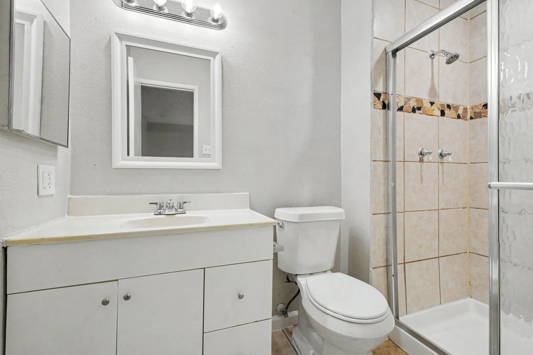Single Family Residence For Sale in Rockwall County , 8810 Miami Drive, Rowlett, Texas 75088, 3 Bedroom, 2 Bathroom, 2 Garage spaces, 1,791 Sqft, built in 1983, mls#21375777, Real Estate Agent in Rowlett, Homes For Sale in Rockwall county, Homes For Sale in Rowlett, Realtor in Rowlett Texas, Real Estate Brokerage Independent Realty Texas, Luminita Cordes Realtor
