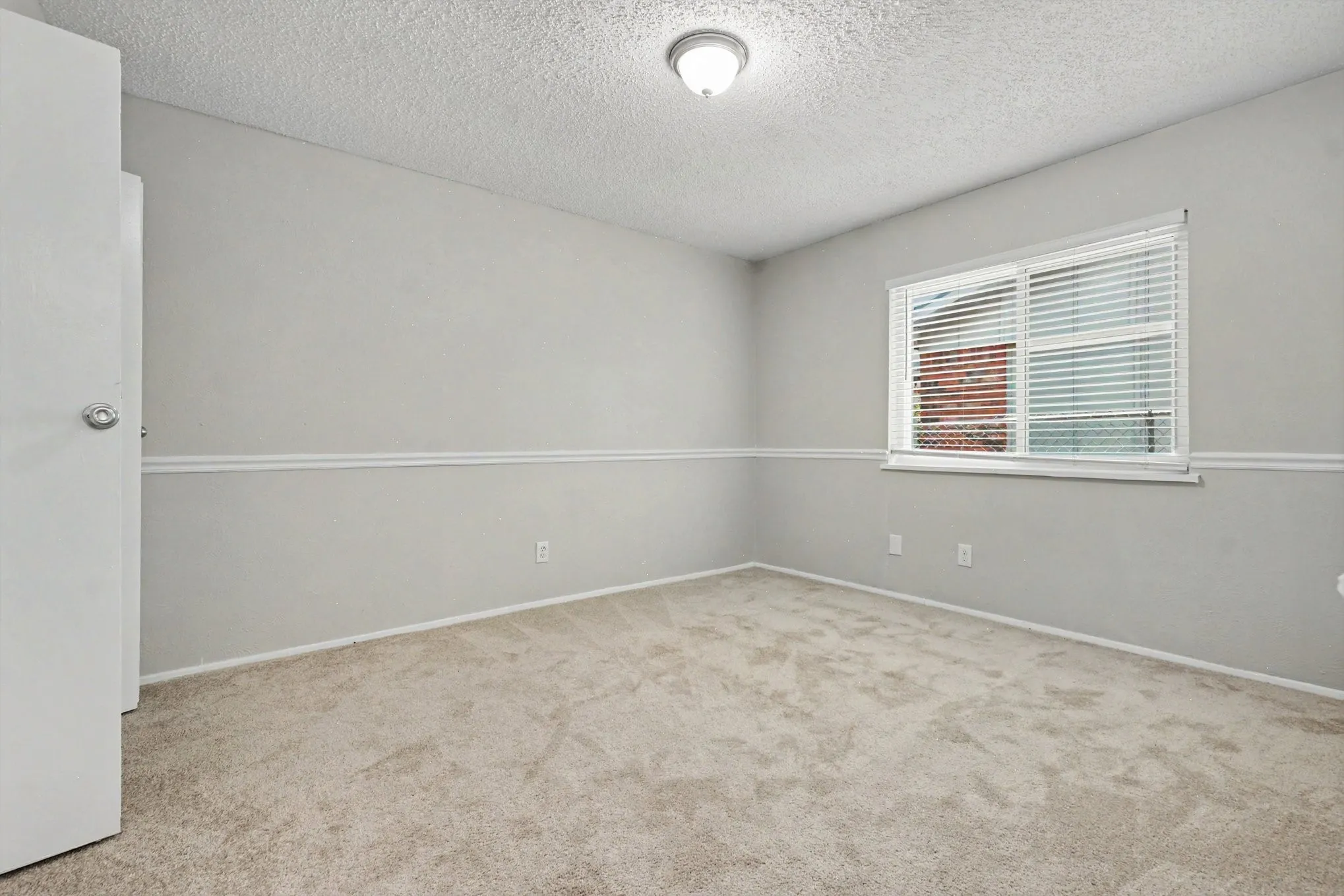 Single Family Residence For Sale in Rockwall County , 8810 Miami Drive, Rowlett, Texas 75088, 3 Bedroom, 2 Bathroom, 2 Garage spaces, 1,791 Sqft, built in 1983, mls#21375777, Real Estate Agent in Rowlett, Homes For Sale in Rockwall county, Homes For Sale in Rowlett, Realtor in Rowlett Texas, Real Estate Brokerage Independent Realty Texas, Luminita Cordes Realtor