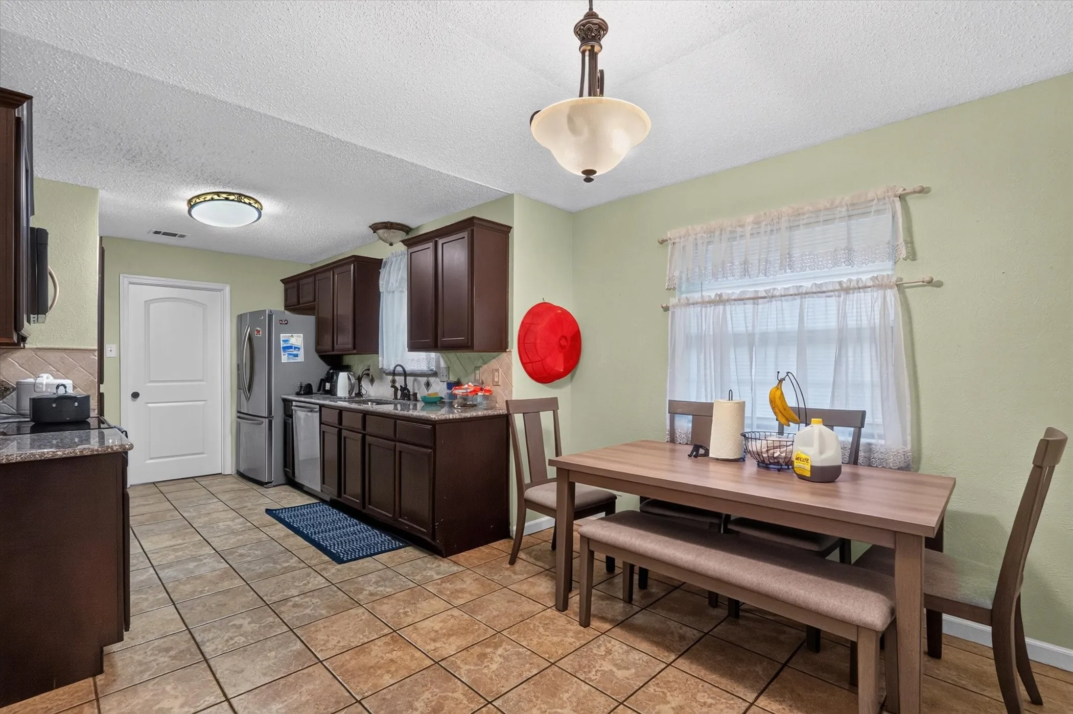 Single Family Residence For Sale in Dallas County , 2102 Glenbrook Meadows Drive, Garland, Texas 75040, 3 Bedroom, 2 Bathroom, 2 Garage spaces, 1,840 Sqft, built in 1977, mls#21382499, Real Estate Agent in Garland, Homes For Sale in Dallas county, Homes For Sale in Garland, Realtor in Garland Texas, Real Estate Brokerage Independent Realty Texas, Luminita Cordes Realtor
