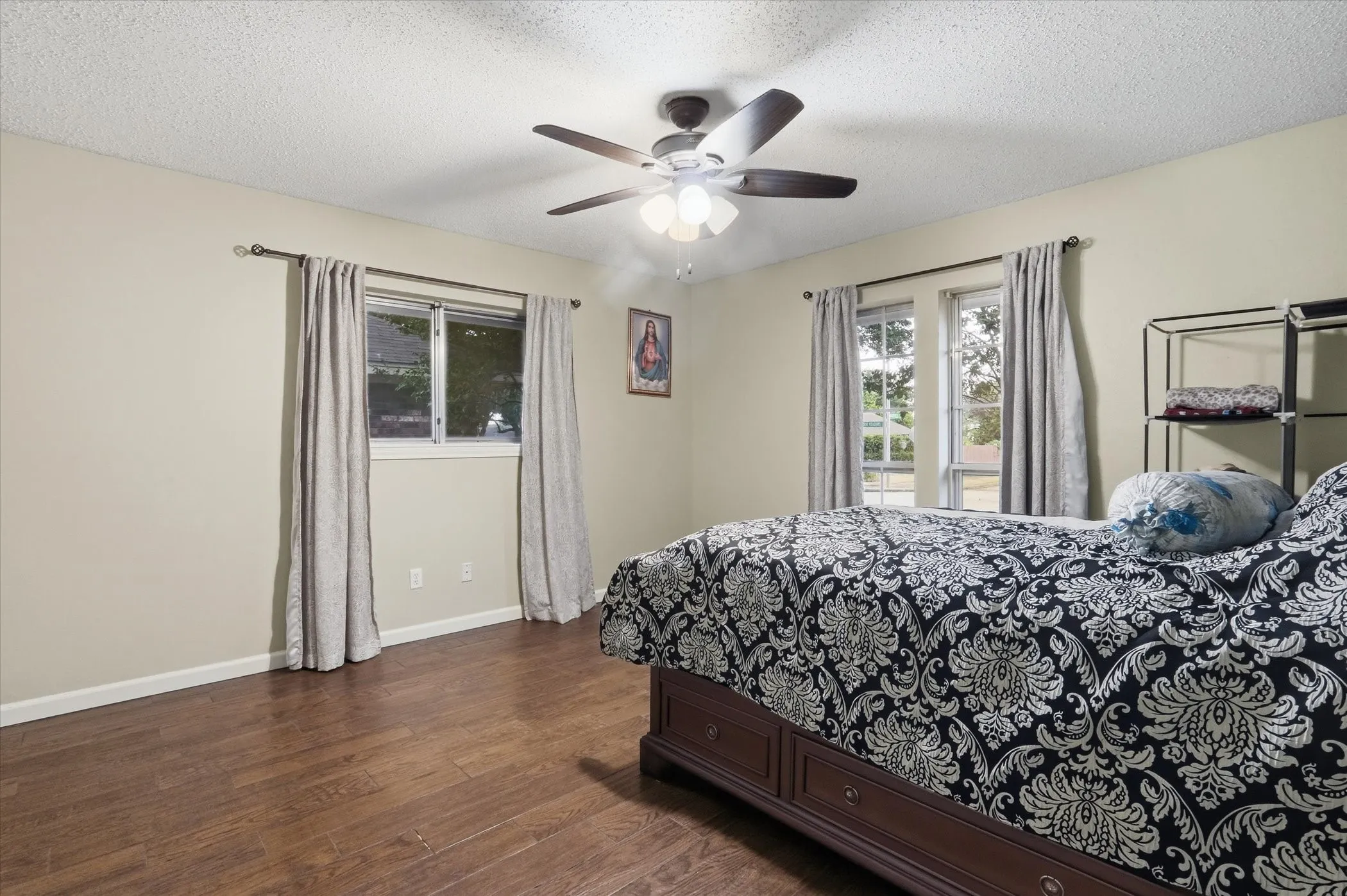 Single Family Residence For Sale in Dallas County , 2102 Glenbrook Meadows Drive, Garland, Texas 75040, 3 Bedroom, 2 Bathroom, 2 Garage spaces, 1,840 Sqft, built in 1977, mls#21382499, Real Estate Agent in Garland, Homes For Sale in Dallas county, Homes For Sale in Garland, Realtor in Garland Texas, Real Estate Brokerage Independent Realty Texas, Luminita Cordes Realtor