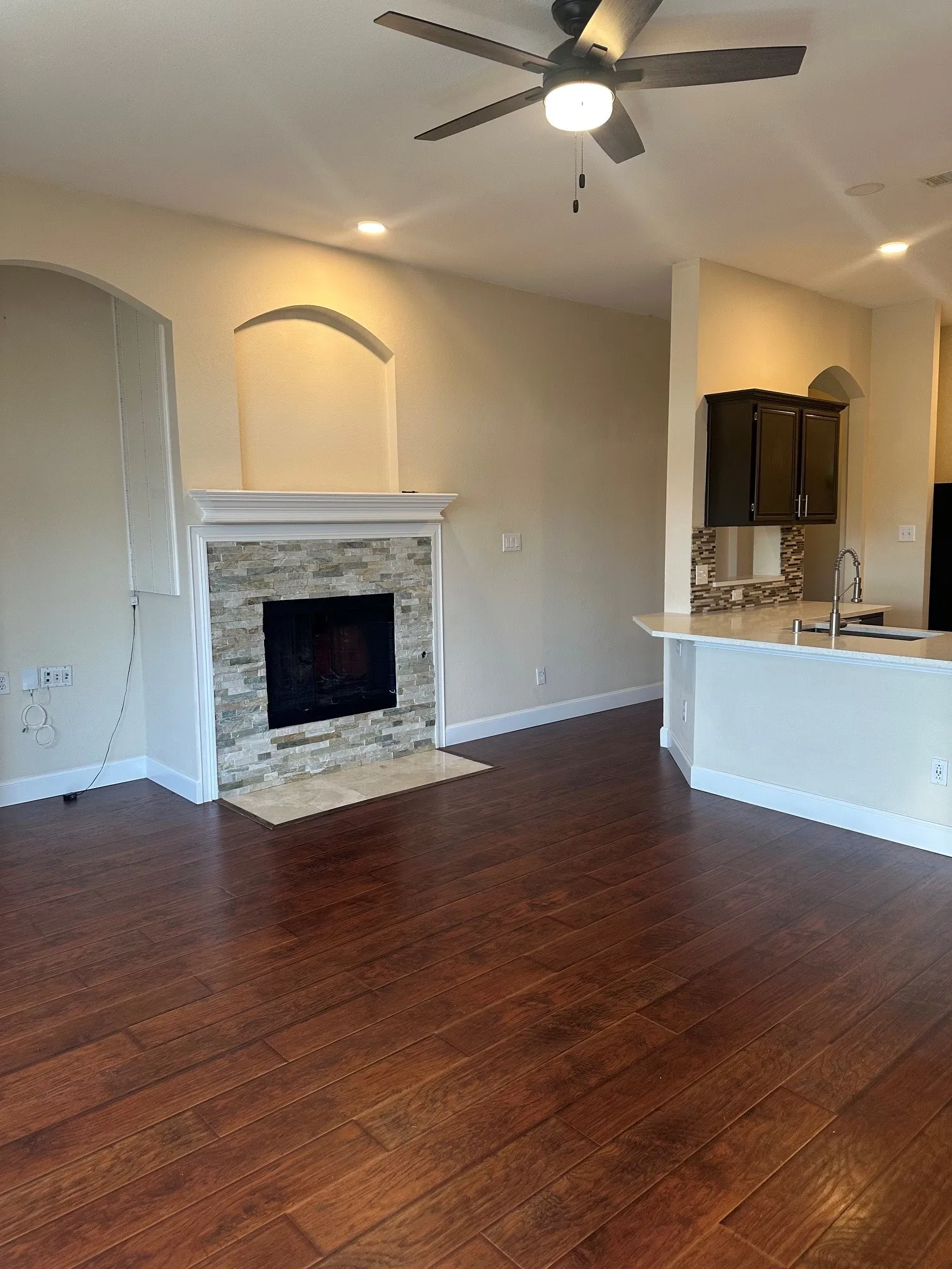 Single Family Residence For Rent in Collin County , 7901 Glenoaks Drive, Frisco, Texas 75034, 4 Bedroom, 2 Bathroom, 2 Garage spaces, 1,804 Sqft, built in 1994, mls#21382523, Real Estate Agent in Frisco, Homes For Rent in Collin county, Homes For Rent in Frisco, Realtor in Frisco Texas, Real Estate Brokerage Independent Realty Texas, Luminita Cordes Realtor