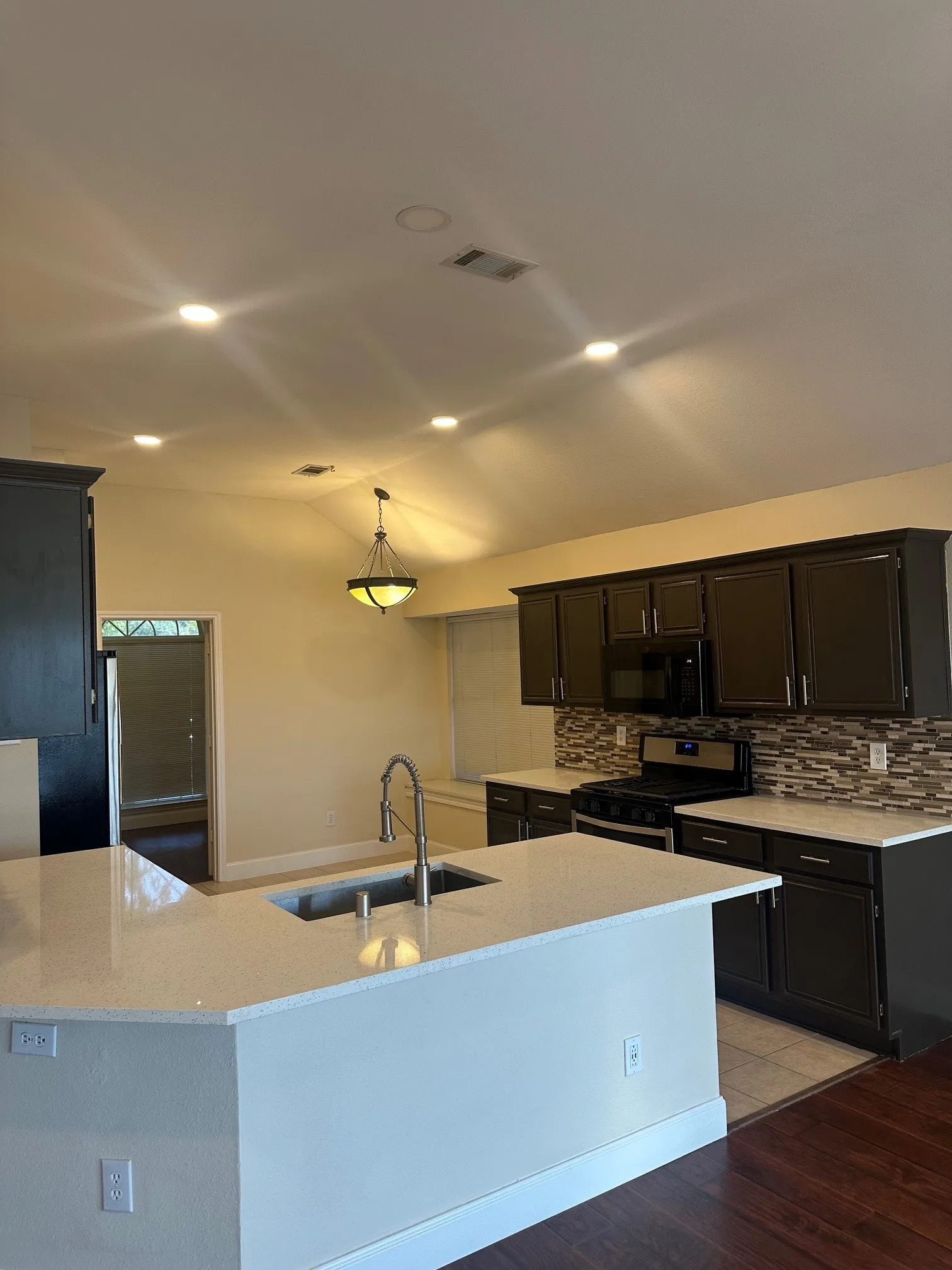 Single Family Residence For Rent in Collin County , 7901 Glenoaks Drive, Frisco, Texas 75034, 4 Bedroom, 2 Bathroom, 2 Garage spaces, 1,804 Sqft, built in 1994, mls#21382523, Real Estate Agent in Frisco, Homes For Rent in Collin county, Homes For Rent in Frisco, Realtor in Frisco Texas, Real Estate Brokerage Independent Realty Texas, Luminita Cordes Realtor