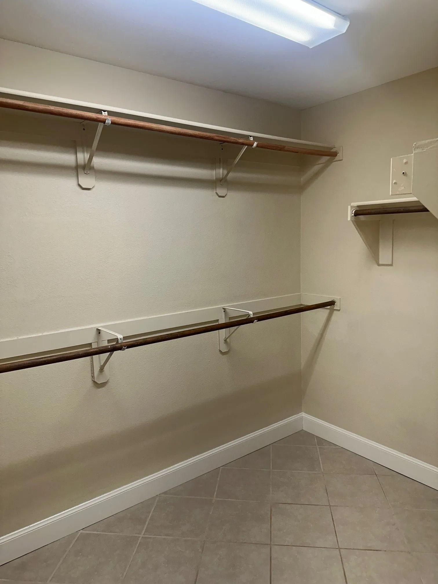 Single Family Residence For Rent in Collin County , 7901 Glenoaks Drive, Frisco, Texas 75034, 4 Bedroom, 2 Bathroom, 2 Garage spaces, 1,804 Sqft, built in 1994, mls#21382523, Real Estate Agent in Frisco, Homes For Rent in Collin county, Homes For Rent in Frisco, Realtor in Frisco Texas, Real Estate Brokerage Independent Realty Texas, Luminita Cordes Realtor