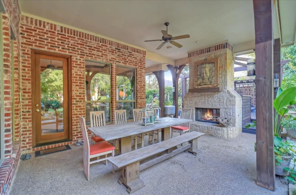 Single Family Residence For Sale in Tarrant County , 206 Gallant Court, Colleyville, Texas 76034, 5 Bedroom, 6 Bathroom, 3 Garage spaces, 5,322 Sqft, built in 2004, mls#21380003, Real Estate Agent in Colleyville, Homes For Sale in Tarrant county, Homes For Sale in Colleyville, Realtor in Colleyville Texas, Real Estate Brokerage Independent Realty Texas, Luminita Cordes Realtor