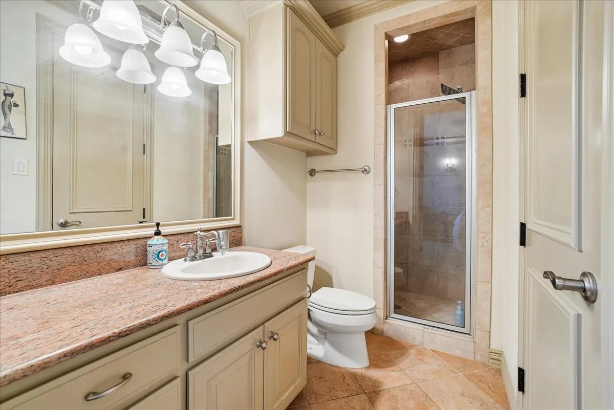 Single Family Residence For Sale in Tarrant County , 206 Gallant Court, Colleyville, Texas 76034, 5 Bedroom, 6 Bathroom, 3 Garage spaces, 5,322 Sqft, built in 2004, mls#21380003, Real Estate Agent in Colleyville, Homes For Sale in Tarrant county, Homes For Sale in Colleyville, Realtor in Colleyville Texas, Real Estate Brokerage Independent Realty Texas, Luminita Cordes Realtor
