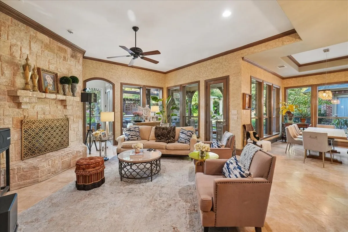 Single Family Residence For Sale in Tarrant County , 206 Gallant Court, Colleyville, Texas 76034, 5 Bedroom, 6 Bathroom, 3 Garage spaces, 5,322 Sqft, built in 2004, mls#21380003, Real Estate Agent in Colleyville, Homes For Sale in Tarrant county, Homes For Sale in Colleyville, Realtor in Colleyville Texas, Real Estate Brokerage Independent Realty Texas, Luminita Cordes Realtor