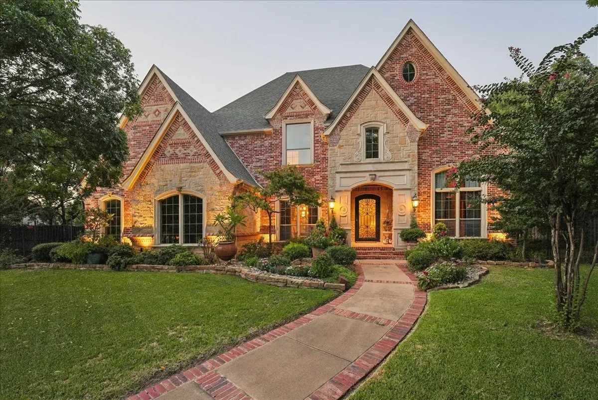 Single Family Residence For Sale in Tarrant County , 206 Gallant Court, Colleyville, Texas 76034, 5 Bedroom, 6 Bathroom, 3 Garage spaces, 5,322 Sqft, built in 2004, mls#21380003, Real Estate Agent in Colleyville, Homes For Sale in Tarrant county, Homes For Sale in Colleyville, Realtor in Colleyville Texas, Real Estate Brokerage Independent Realty Texas, Luminita Cordes Realtor
