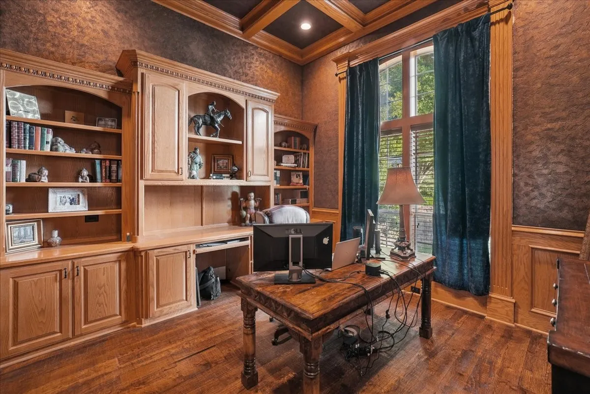 Single Family Residence For Sale in Tarrant County , 206 Gallant Court, Colleyville, Texas 76034, 5 Bedroom, 6 Bathroom, 3 Garage spaces, 5,322 Sqft, built in 2004, mls#21380003, Real Estate Agent in Colleyville, Homes For Sale in Tarrant county, Homes For Sale in Colleyville, Realtor in Colleyville Texas, Real Estate Brokerage Independent Realty Texas, Luminita Cordes Realtor