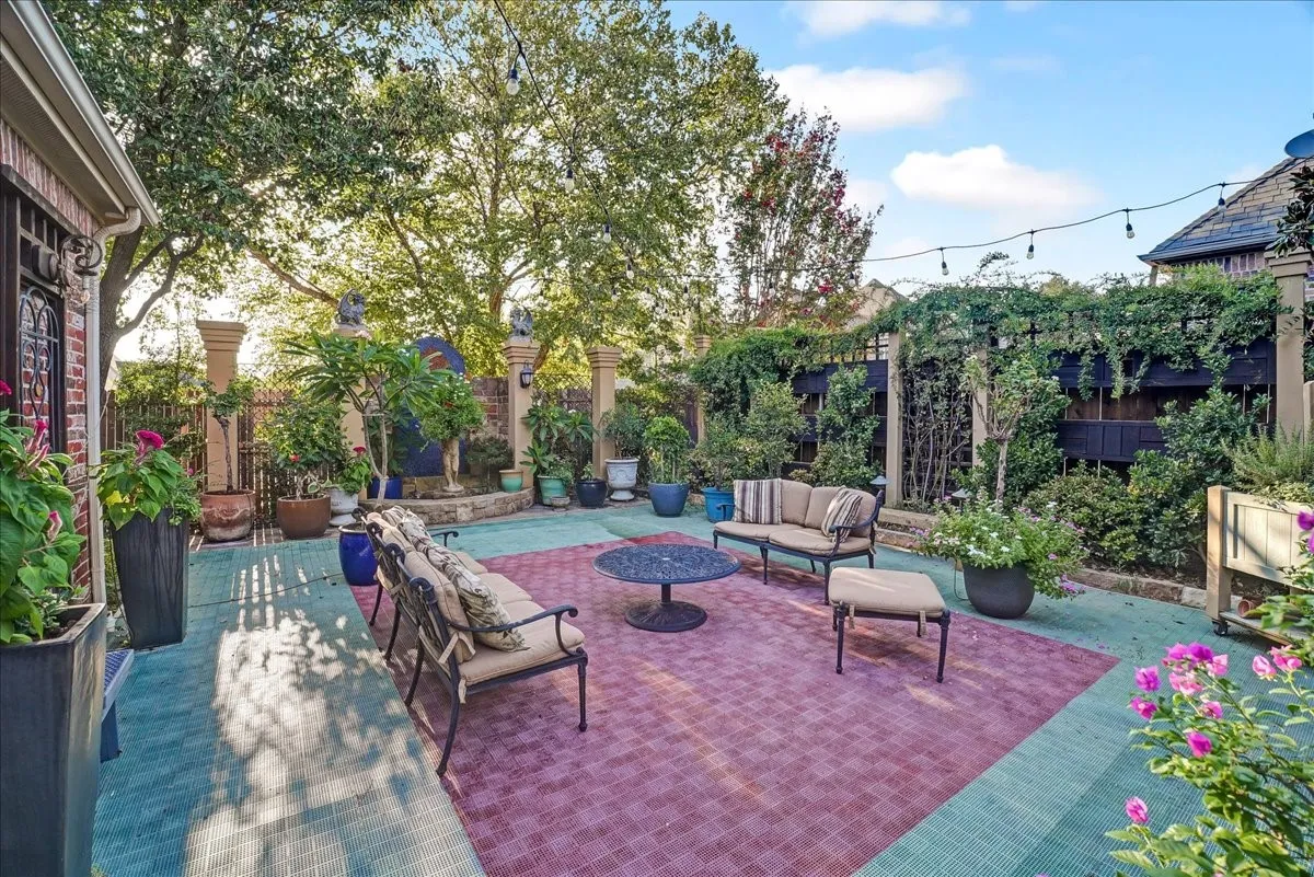 Single Family Residence For Sale in Tarrant County , 206 Gallant Court, Colleyville, Texas 76034, 5 Bedroom, 6 Bathroom, 3 Garage spaces, 5,322 Sqft, built in 2004, mls#21380003, Real Estate Agent in Colleyville, Homes For Sale in Tarrant county, Homes For Sale in Colleyville, Realtor in Colleyville Texas, Real Estate Brokerage Independent Realty Texas, Luminita Cordes Realtor