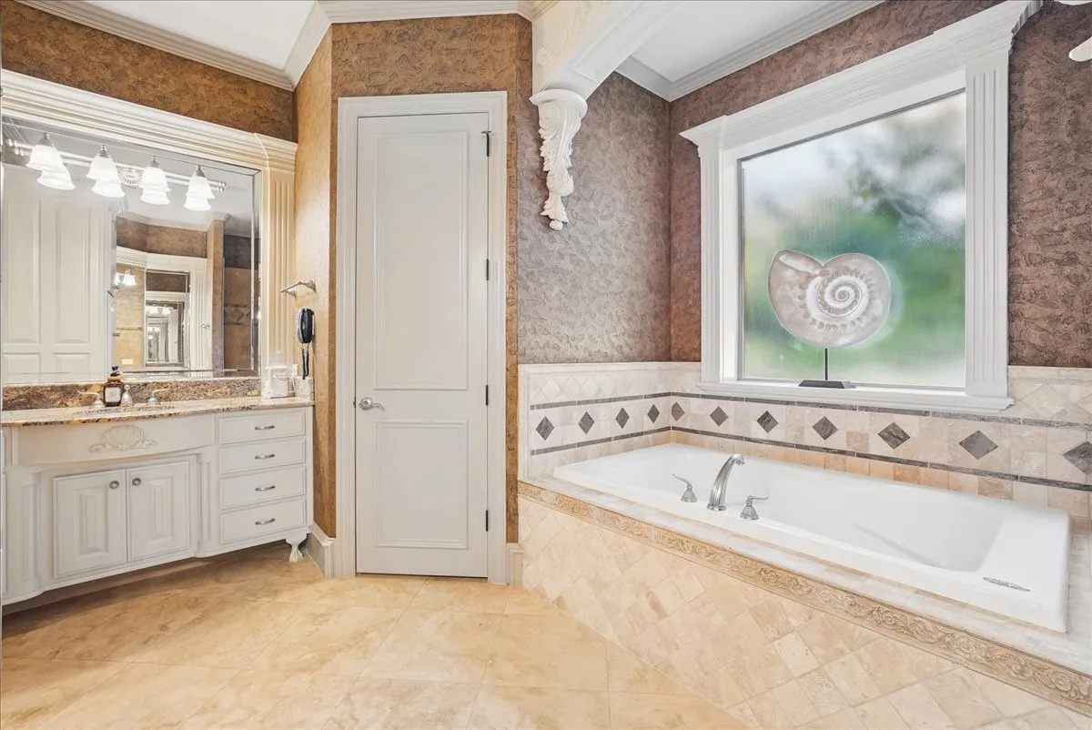 Single Family Residence For Sale in Tarrant County , 206 Gallant Court, Colleyville, Texas 76034, 5 Bedroom, 6 Bathroom, 3 Garage spaces, 5,322 Sqft, built in 2004, mls#21380003, Real Estate Agent in Colleyville, Homes For Sale in Tarrant county, Homes For Sale in Colleyville, Realtor in Colleyville Texas, Real Estate Brokerage Independent Realty Texas, Luminita Cordes Realtor