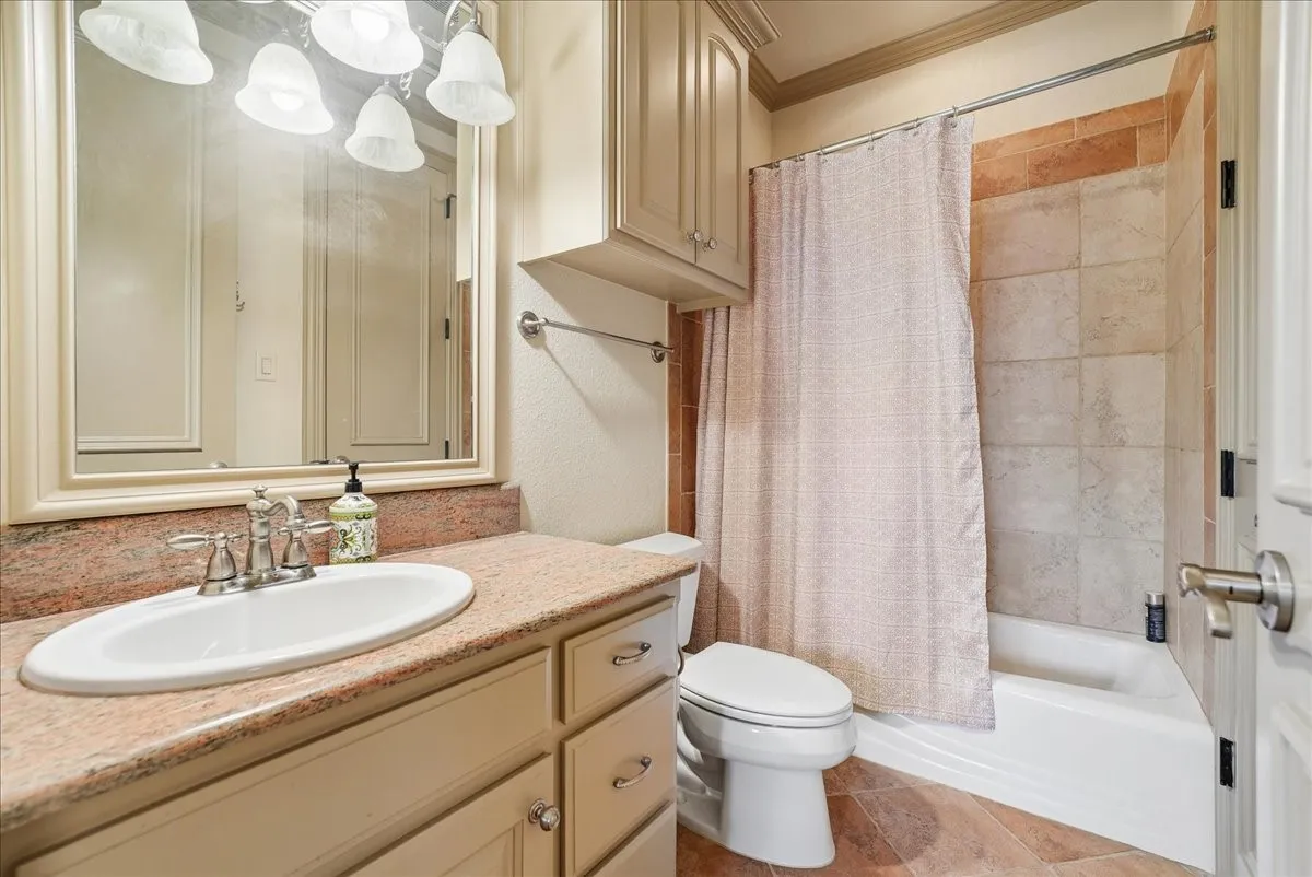 Single Family Residence For Sale in Tarrant County , 206 Gallant Court, Colleyville, Texas 76034, 5 Bedroom, 6 Bathroom, 3 Garage spaces, 5,322 Sqft, built in 2004, mls#21380003, Real Estate Agent in Colleyville, Homes For Sale in Tarrant county, Homes For Sale in Colleyville, Realtor in Colleyville Texas, Real Estate Brokerage Independent Realty Texas, Luminita Cordes Realtor