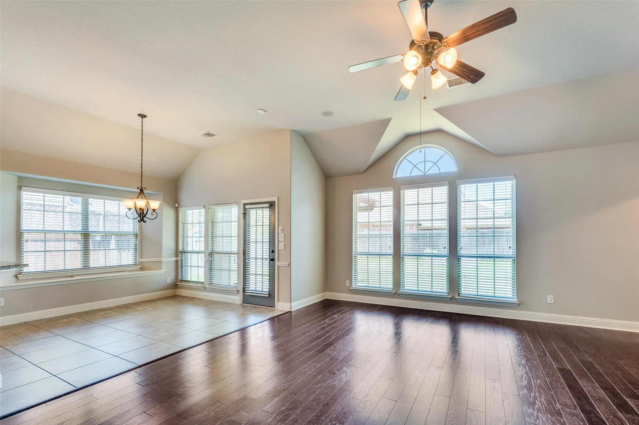 Single Family Residence For Rent in Tarrant County , 2812 Pino, Grand Prairie, Texas 75054, 4 Bedroom, 3 Bathroom, 2 Garage spaces, 2,745 Sqft, built in 2015, mls#21382527, Real Estate Agent in Grand Prairie, Homes For Rent in Tarrant county, Homes For Rent in Grand Prairie, Realtor in Grand Prairie Texas, Real Estate Brokerage Independent Realty Texas, Luminita Cordes Realtor