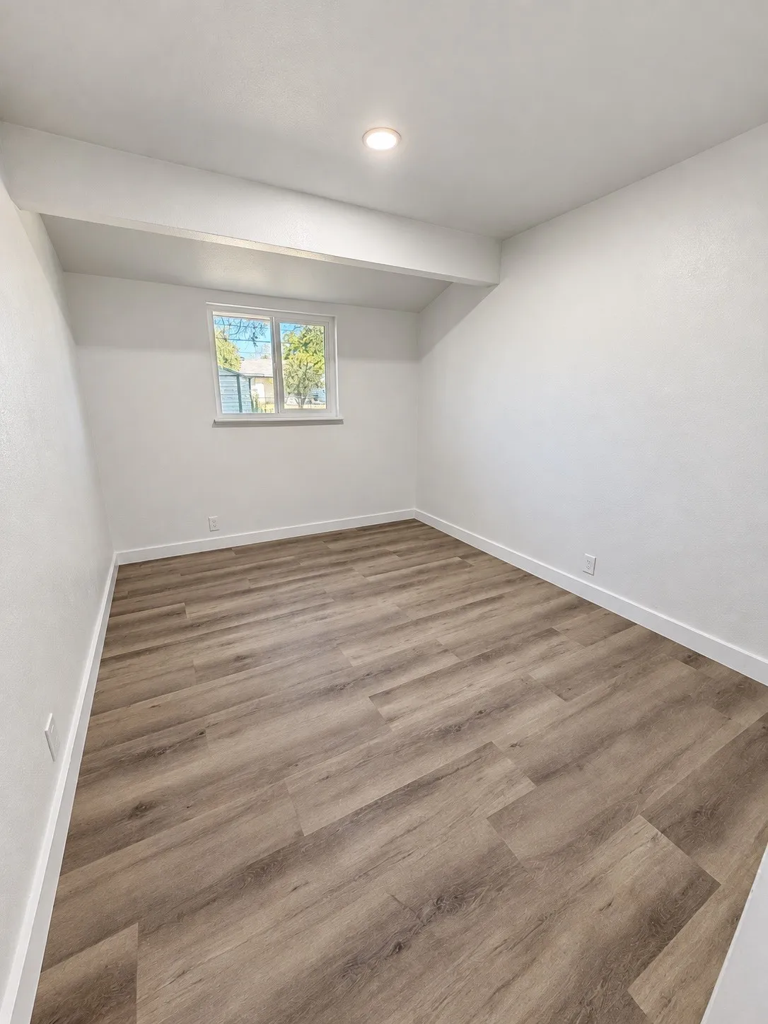 Single Family Residence For Sale in Johnson County , 708 SW Southridge Drive, Burleson, Texas 76028, 3 Bedroom, 1 Bathroom, 1 Garage spaces, 1,018 Sqft, built in 1960, mls#21382431, Real Estate Agent in Burleson, Homes For Sale in Johnson county, Homes For Sale in Burleson, Realtor in Burleson Texas, Real Estate Brokerage Independent Realty Texas, Luminita Cordes Realtor