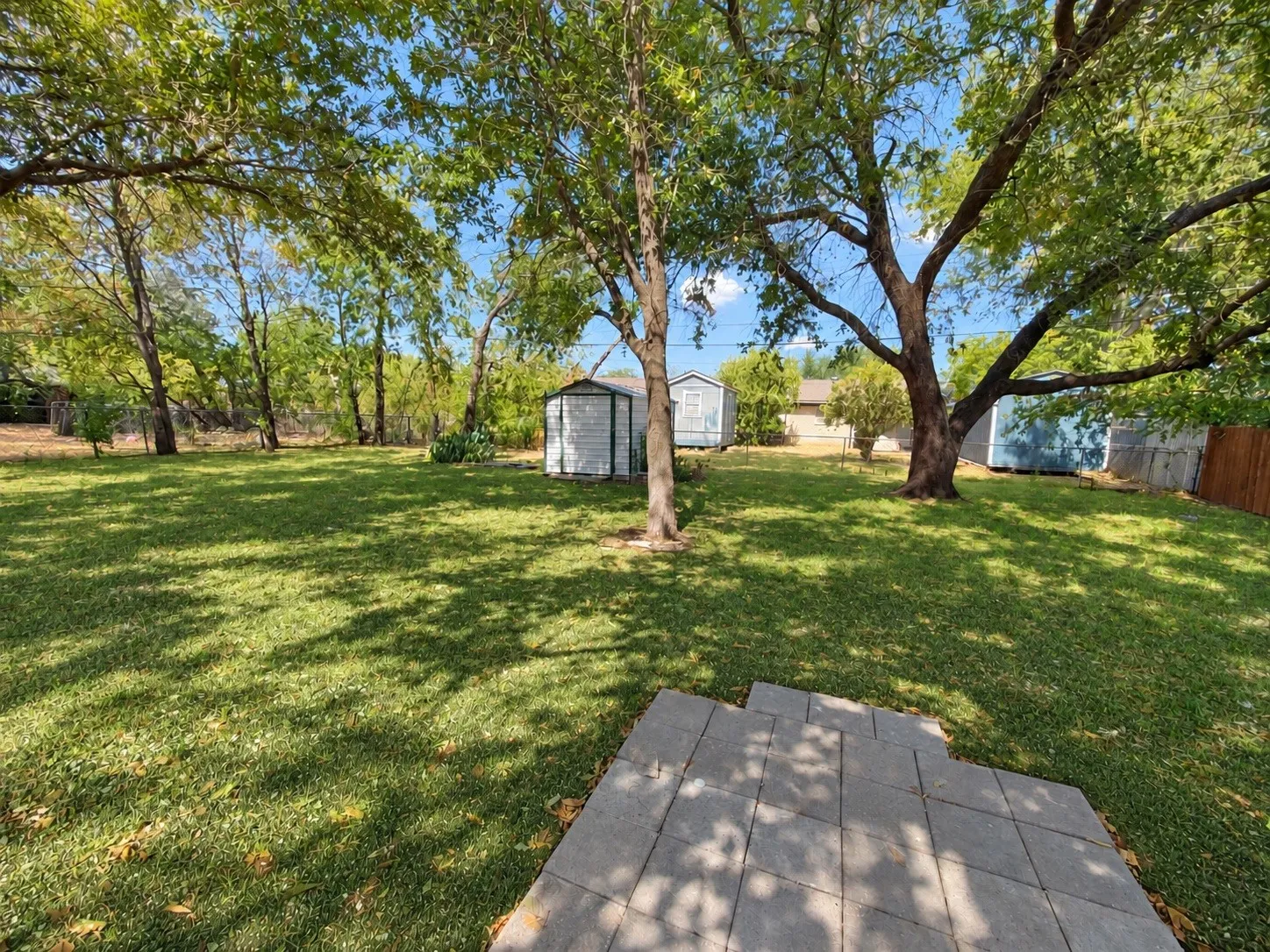 Single Family Residence For Sale in Johnson County , 708 SW Southridge Drive, Burleson, Texas 76028, 3 Bedroom, 1 Bathroom, 1 Garage spaces, 1,018 Sqft, built in 1960, mls#21382431, Real Estate Agent in Burleson, Homes For Sale in Johnson county, Homes For Sale in Burleson, Realtor in Burleson Texas, Real Estate Brokerage Independent Realty Texas, Luminita Cordes Realtor