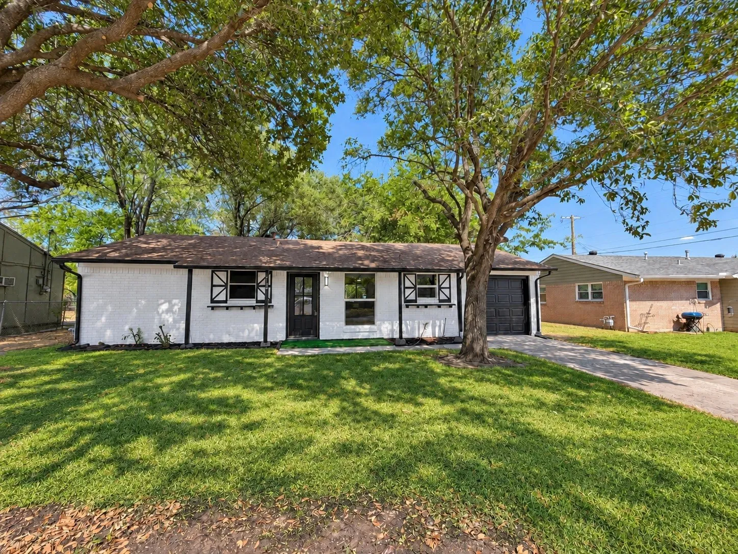 Single Family Residence For Sale in Johnson County , 708 SW Southridge Drive, Burleson, Texas 76028, 3 Bedroom, 1 Bathroom, 1 Garage spaces, 1,018 Sqft, built in 1960, mls#21382431, Real Estate Agent in Burleson, Homes For Sale in Johnson county, Homes For Sale in Burleson, Realtor in Burleson Texas, Real Estate Brokerage Independent Realty Texas, Luminita Cordes Realtor