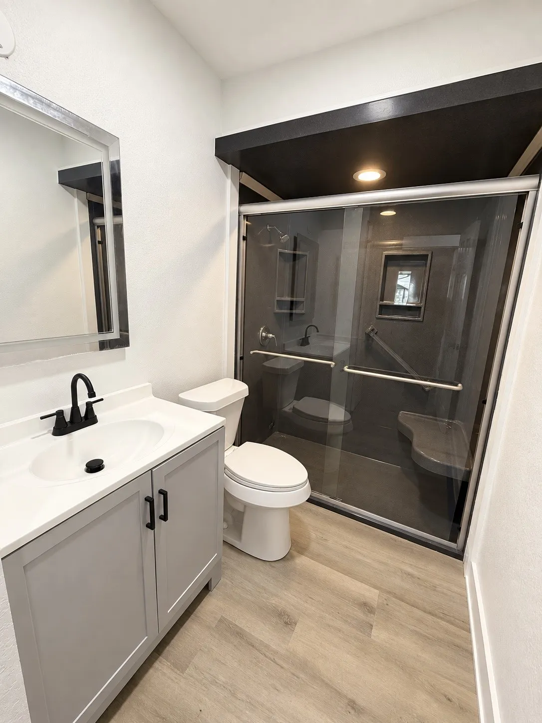 Single Family Residence For Sale in Johnson County , 708 SW Southridge Drive, Burleson, Texas 76028, 3 Bedroom, 1 Bathroom, 1 Garage spaces, 1,018 Sqft, built in 1960, mls#21382431, Real Estate Agent in Burleson, Homes For Sale in Johnson county, Homes For Sale in Burleson, Realtor in Burleson Texas, Real Estate Brokerage Independent Realty Texas, Luminita Cordes Realtor