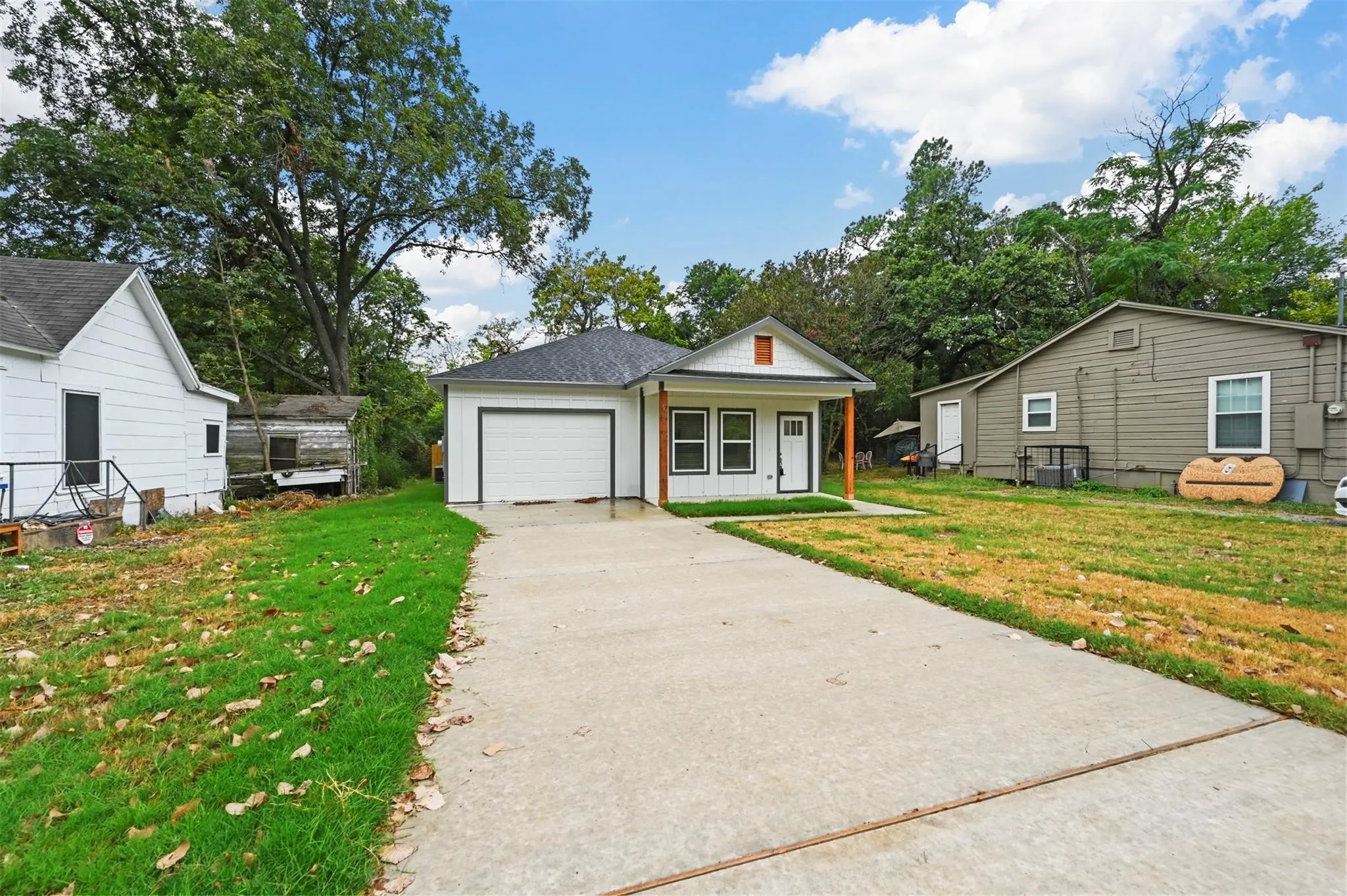 Single Family Residence For Rent in Grayson County , 918 W Ford Street, Denison, Texas 75020, 4 Bedroom, 2 Bathroom, 1 Garage spaces, 1,491 Sqft, built in 2024, mls#21382532, Real Estate Agent in Denison, Homes For Rent in Grayson county, Homes For Rent in Denison, Realtor in Denison Texas, Real Estate Brokerage Independent Realty Texas, Luminita Cordes Realtor