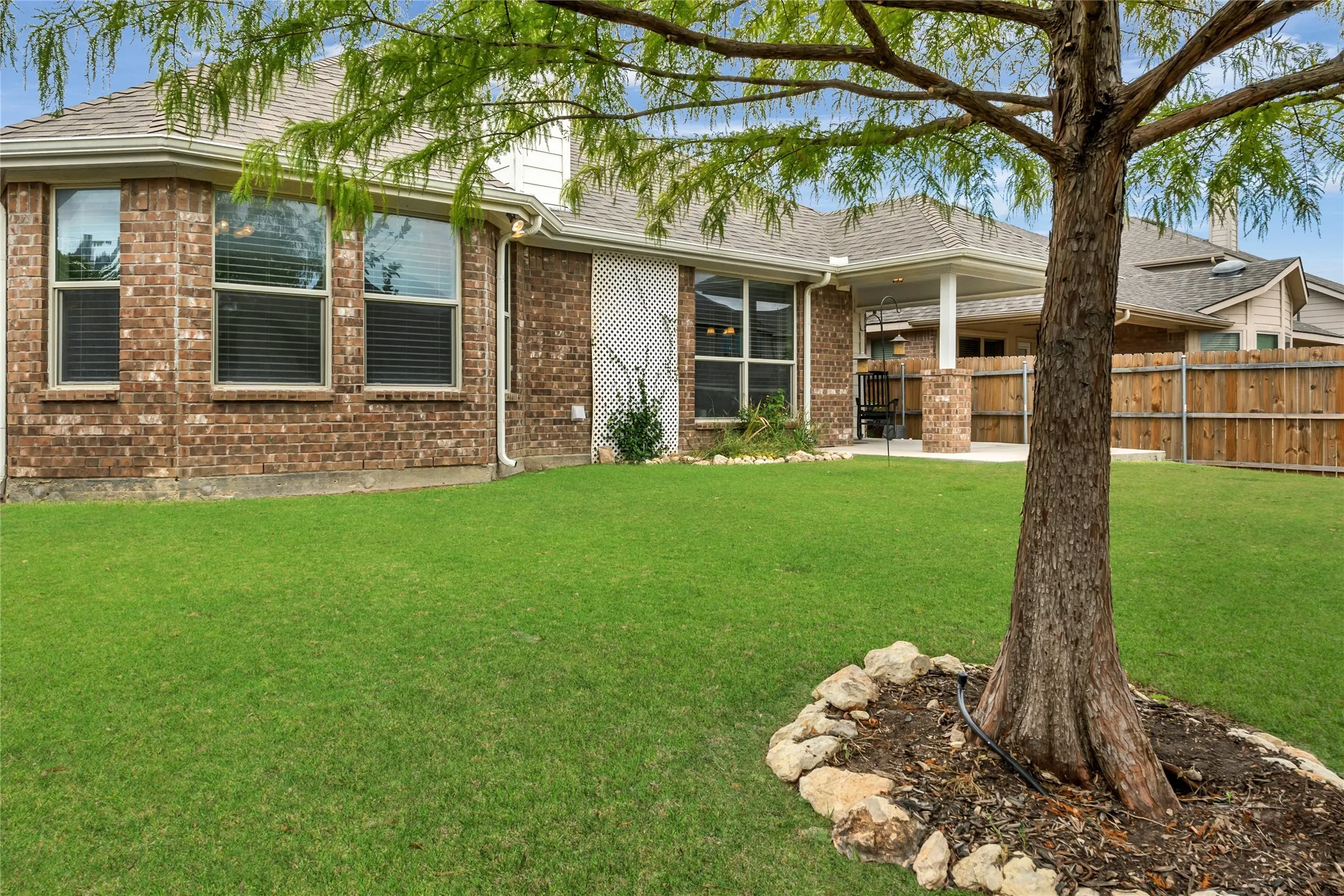 Single Family Residence For Sale in Tarrant County , 5920 Mackerel Drive, Fort Worth, Texas 76179, 3 Bedroom, 2 Bathroom, 2 Garage spaces, 1,825 Sqft, built in 2015, mls#21380273, Real Estate Agent in Fort Worth, Homes For Sale in Tarrant county, Homes For Sale in Fort Worth, Realtor in Fort Worth Texas, Real Estate Brokerage Independent Realty Texas, Luminita Cordes Realtor