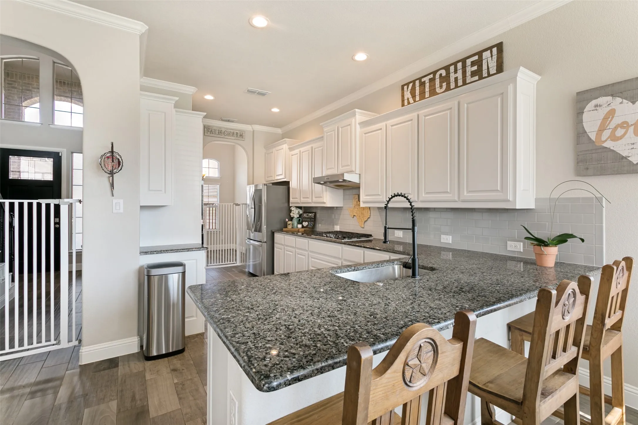 Single Family Residence For Sale in Parker County , 241 Cross Fox Lane, Aledo, Texas 76008, 4 Bedroom, 4 Bathroom, 2 Garage spaces, 2,796 Sqft, built in 2020, mls#21381236, Real Estate Agent in Aledo, Homes For Sale in Parker county, Homes For Sale in Aledo, Realtor in Aledo Texas, Real Estate Brokerage Independent Realty Texas, Luminita Cordes Realtor