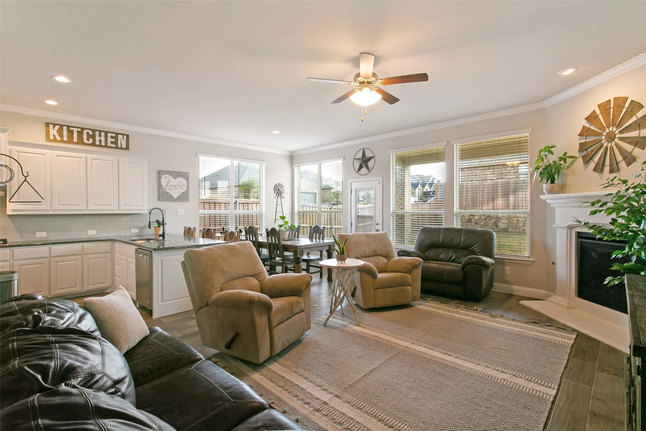 Single Family Residence For Sale in Parker County , 241 Cross Fox Lane, Aledo, Texas 76008, 4 Bedroom, 4 Bathroom, 2 Garage spaces, 2,796 Sqft, built in 2020, mls#21381236, Real Estate Agent in Aledo, Homes For Sale in Parker county, Homes For Sale in Aledo, Realtor in Aledo Texas, Real Estate Brokerage Independent Realty Texas, Luminita Cordes Realtor