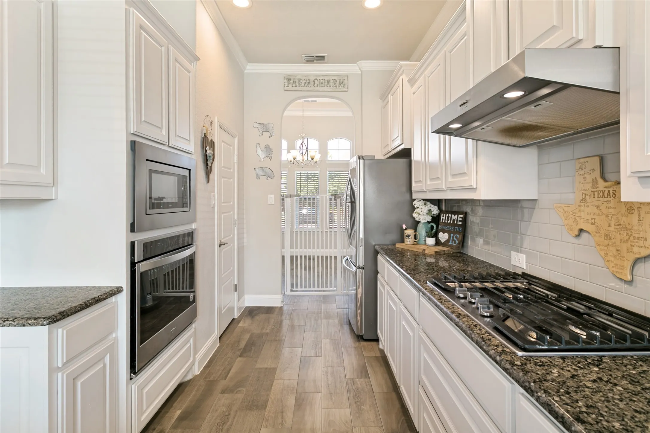 Single Family Residence For Sale in Parker County , 241 Cross Fox Lane, Aledo, Texas 76008, 4 Bedroom, 4 Bathroom, 2 Garage spaces, 2,796 Sqft, built in 2020, mls#21381236, Real Estate Agent in Aledo, Homes For Sale in Parker county, Homes For Sale in Aledo, Realtor in Aledo Texas, Real Estate Brokerage Independent Realty Texas, Luminita Cordes Realtor