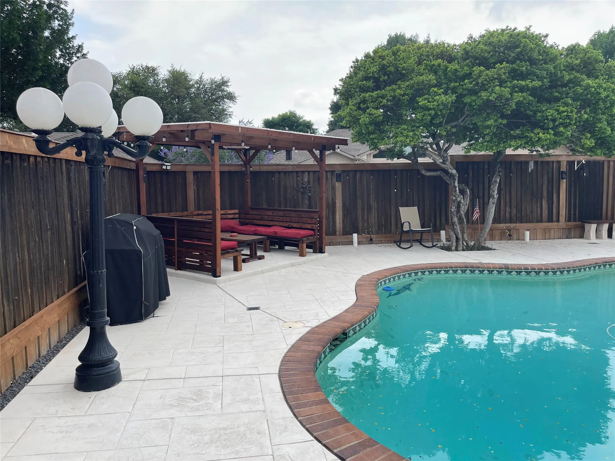 Single Family Residence For Rent in Collin County , 2004 Cherbourg Drive, Plano, Texas 75075, 3 Bedroom, 2 Bathroom, 2 Garage spaces, 2,235 Sqft, built in 1977, mls#21381695, Real Estate Agent in Plano, Homes For Rent in Collin county, Homes For Rent in Plano, Realtor in Plano Texas, Real Estate Brokerage Independent Realty Texas, Luminita Cordes Realtor