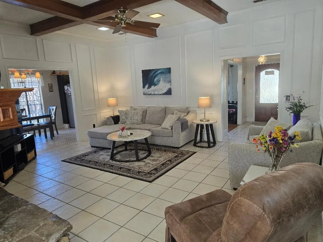 Single Family Residence For Rent in Collin County , 2004 Cherbourg Drive, Plano, Texas 75075, 3 Bedroom, 2 Bathroom, 2 Garage spaces, 2,235 Sqft, built in 1977, mls#21381695, Real Estate Agent in Plano, Homes For Rent in Collin county, Homes For Rent in Plano, Realtor in Plano Texas, Real Estate Brokerage Independent Realty Texas, Luminita Cordes Realtor