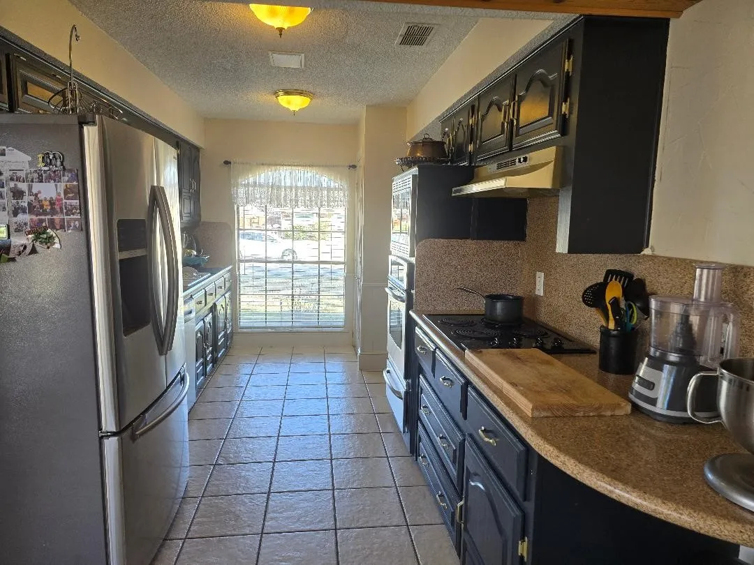 Single Family Residence For Rent in Collin County , 2004 Cherbourg Drive, Plano, Texas 75075, 3 Bedroom, 2 Bathroom, 2 Garage spaces, 2,235 Sqft, built in 1977, mls#21381695, Real Estate Agent in Plano, Homes For Rent in Collin county, Homes For Rent in Plano, Realtor in Plano Texas, Real Estate Brokerage Independent Realty Texas, Luminita Cordes Realtor