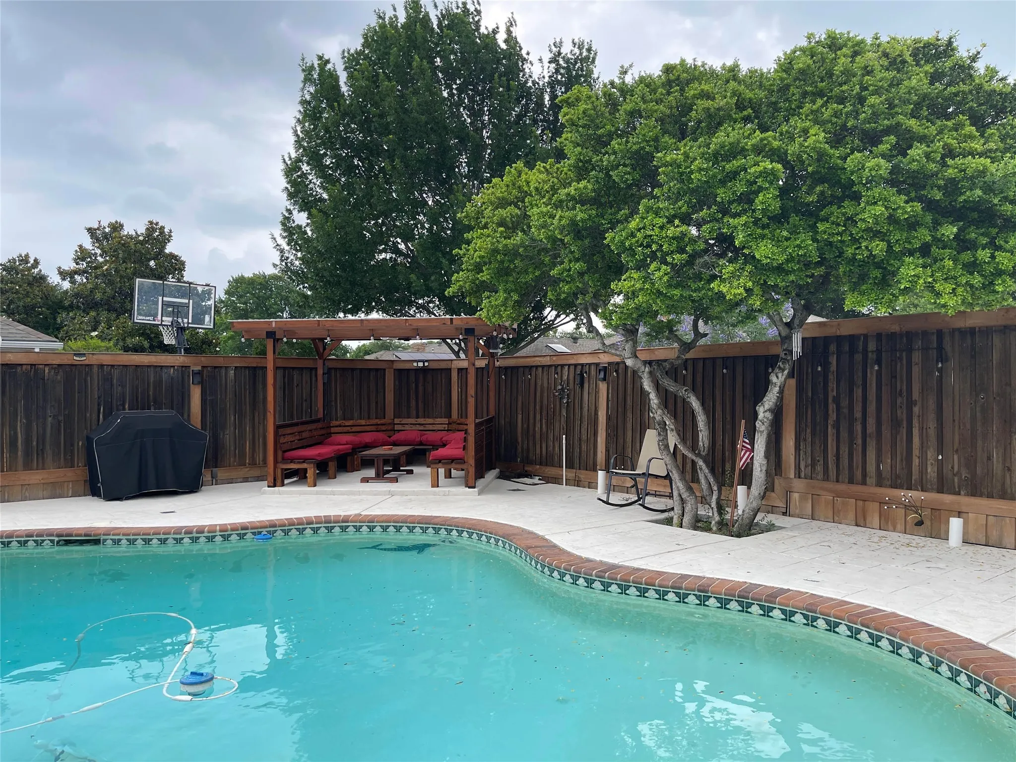 Single Family Residence For Rent in Collin County , 2004 Cherbourg Drive, Plano, Texas 75075, 3 Bedroom, 2 Bathroom, 2 Garage spaces, 2,235 Sqft, built in 1977, mls#21381695, Real Estate Agent in Plano, Homes For Rent in Collin county, Homes For Rent in Plano, Realtor in Plano Texas, Real Estate Brokerage Independent Realty Texas, Luminita Cordes Realtor