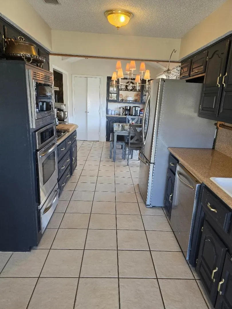 Single Family Residence For Rent in Collin County , 2004 Cherbourg Drive, Plano, Texas 75075, 3 Bedroom, 2 Bathroom, 2 Garage spaces, 2,235 Sqft, built in 1977, mls#21381695, Real Estate Agent in Plano, Homes For Rent in Collin county, Homes For Rent in Plano, Realtor in Plano Texas, Real Estate Brokerage Independent Realty Texas, Luminita Cordes Realtor