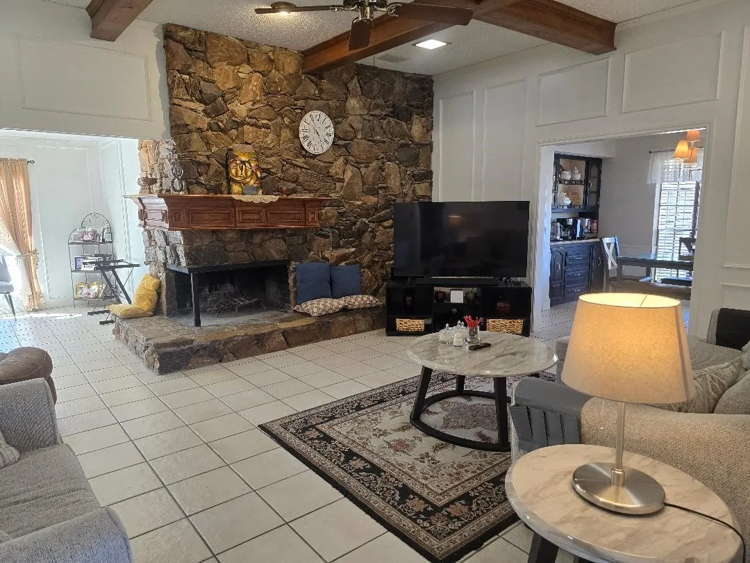 Single Family Residence For Rent in Collin County , 2004 Cherbourg Drive, Plano, Texas 75075, 3 Bedroom, 2 Bathroom, 2 Garage spaces, 2,235 Sqft, built in 1977, mls#21381695, Real Estate Agent in Plano, Homes For Rent in Collin county, Homes For Rent in Plano, Realtor in Plano Texas, Real Estate Brokerage Independent Realty Texas, Luminita Cordes Realtor