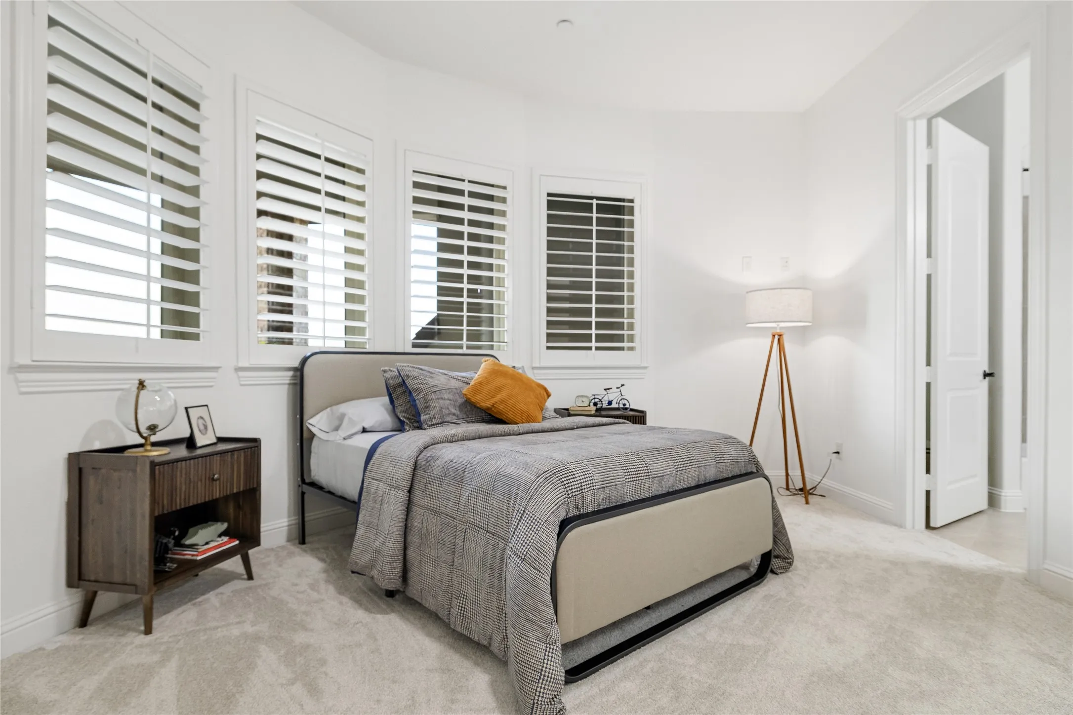 Single Family Residence For Rent in Denton County , 2032 Courtland Drive, Frisco, Texas 75034, 6 Bedroom, 8 Bathroom, 4 Garage spaces, 7,234 Sqft, built in 2011, mls#21379933, Real Estate Agent in Frisco, Homes For Rent in Denton county, Homes For Rent in Frisco, Realtor in Frisco Texas, Real Estate Brokerage Independent Realty Texas, Luminita Cordes Realtor
