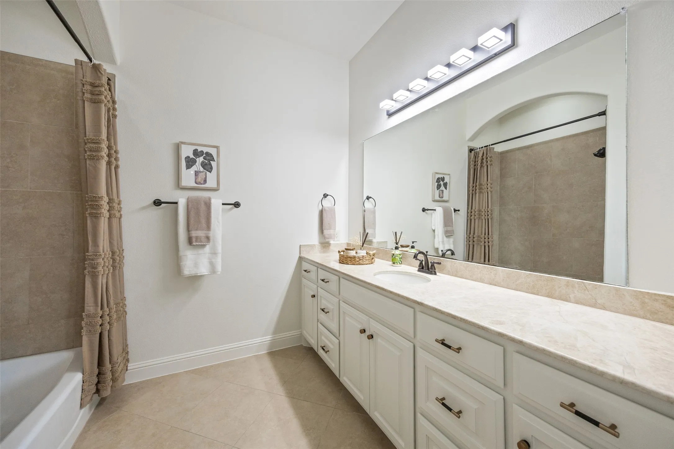 Single Family Residence For Rent in Denton County , 2032 Courtland Drive, Frisco, Texas 75034, 6 Bedroom, 8 Bathroom, 4 Garage spaces, 7,234 Sqft, built in 2011, mls#21379933, Real Estate Agent in Frisco, Homes For Rent in Denton county, Homes For Rent in Frisco, Realtor in Frisco Texas, Real Estate Brokerage Independent Realty Texas, Luminita Cordes Realtor