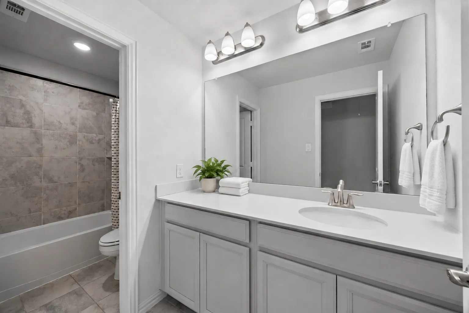 Single Family Residence For Sale in Denton County , 2501 Durango Drive, Carrollton, Texas 75010, 4 Bedroom, 4 Bathroom, 2 Garage spaces, 2,706 Sqft, built in 2018, mls#21382485, Real Estate Agent in Carrollton, Homes For Sale in Denton county, Homes For Sale in Carrollton, Realtor in Carrollton Texas, Real Estate Brokerage Independent Realty Texas, Luminita Cordes Realtor