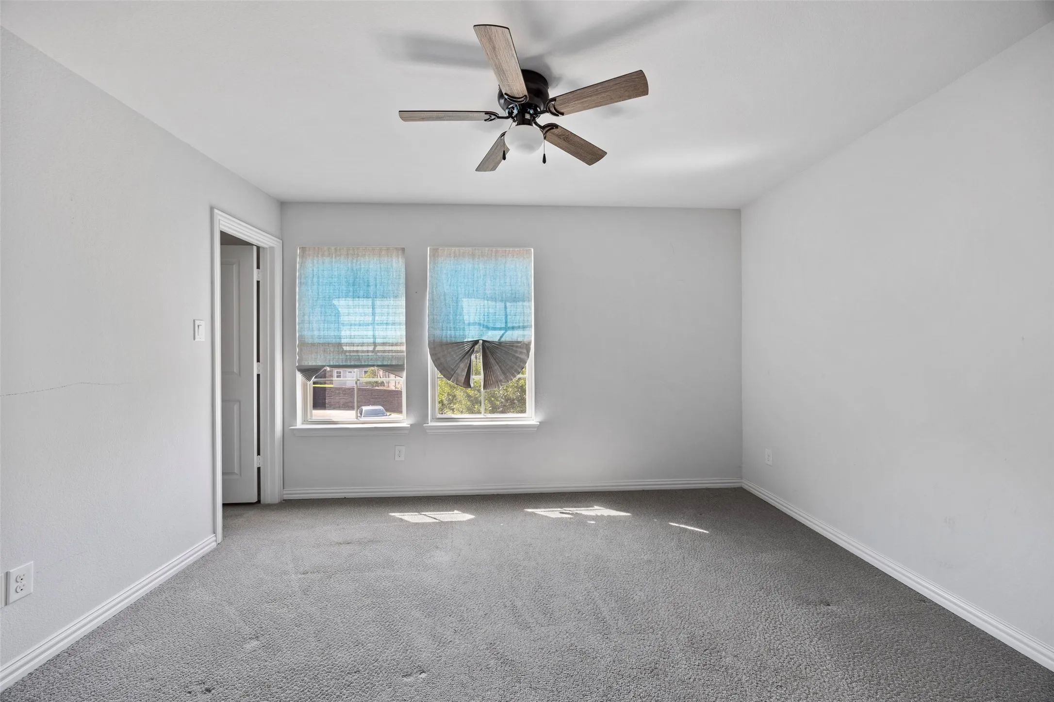 Single Family Residence For Sale in Denton County , 2501 Durango Drive, Carrollton, Texas 75010, 4 Bedroom, 4 Bathroom, 2 Garage spaces, 2,706 Sqft, built in 2018, mls#21382485, Real Estate Agent in Carrollton, Homes For Sale in Denton county, Homes For Sale in Carrollton, Realtor in Carrollton Texas, Real Estate Brokerage Independent Realty Texas, Luminita Cordes Realtor