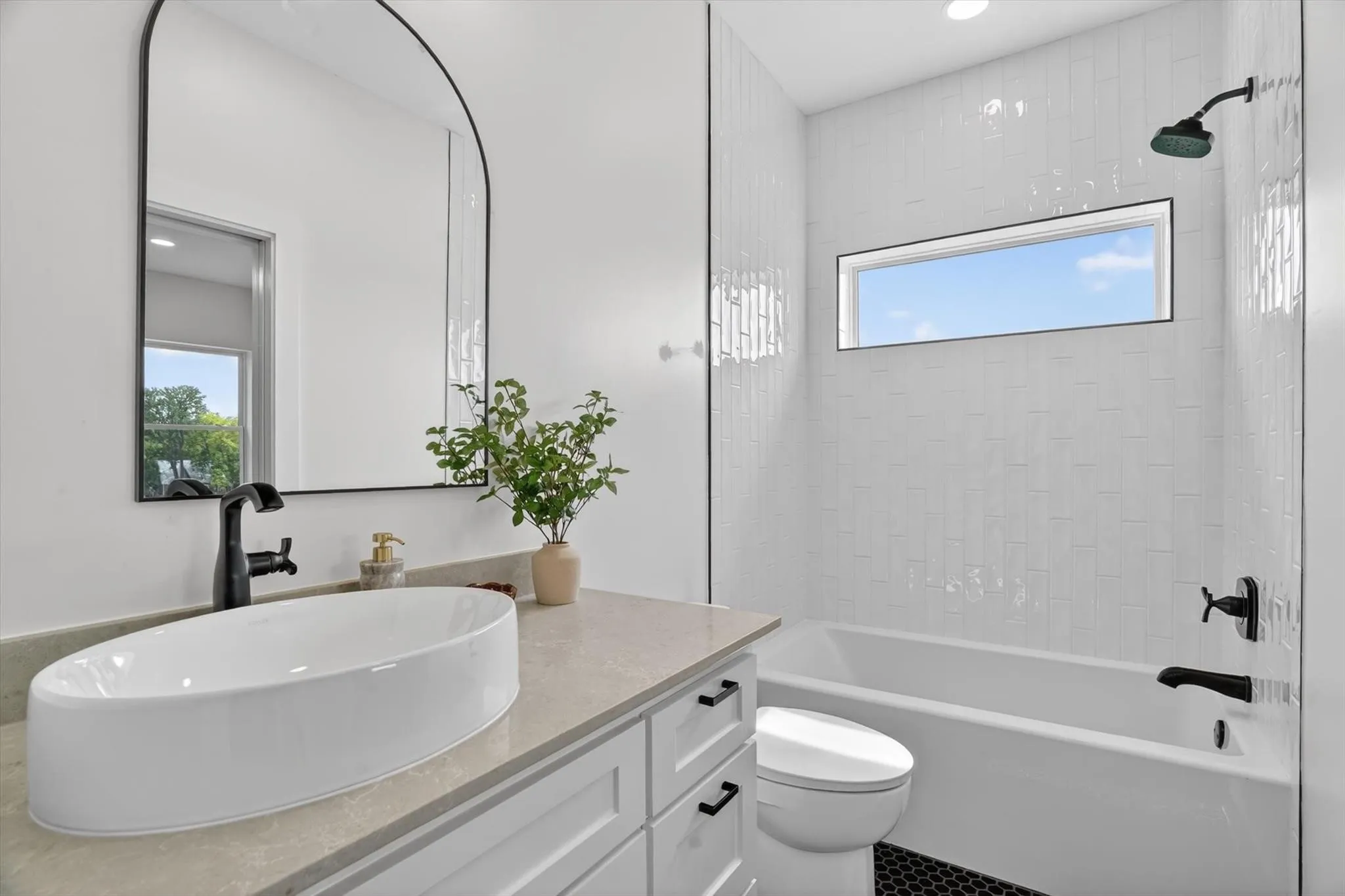 Single Family Residence For Sale in Parker County , 1046 River Ranch Lane, Weatherford, Texas 76087, 4 Bedroom, 5 Bathroom, 3 Garage spaces, 4,013 Sqft, built in 2026, mls#21382207, Real Estate Agent in Weatherford, Homes For Sale in Parker county, Homes For Sale in Weatherford, Realtor in Weatherford Texas, Real Estate Brokerage Independent Realty Texas, Luminita Cordes Realtor