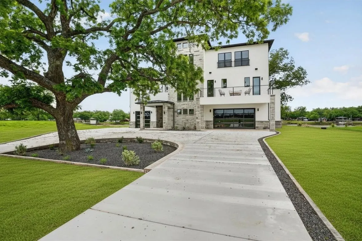 Single Family Residence For Sale in Parker County , 1046 River Ranch Lane, Weatherford, Texas 76087, 4 Bedroom, 5 Bathroom, 3 Garage spaces, 4,013 Sqft, built in 2026, mls#21382207, Real Estate Agent in Weatherford, Homes For Sale in Parker county, Homes For Sale in Weatherford, Realtor in Weatherford Texas, Real Estate Brokerage Independent Realty Texas, Luminita Cordes Realtor