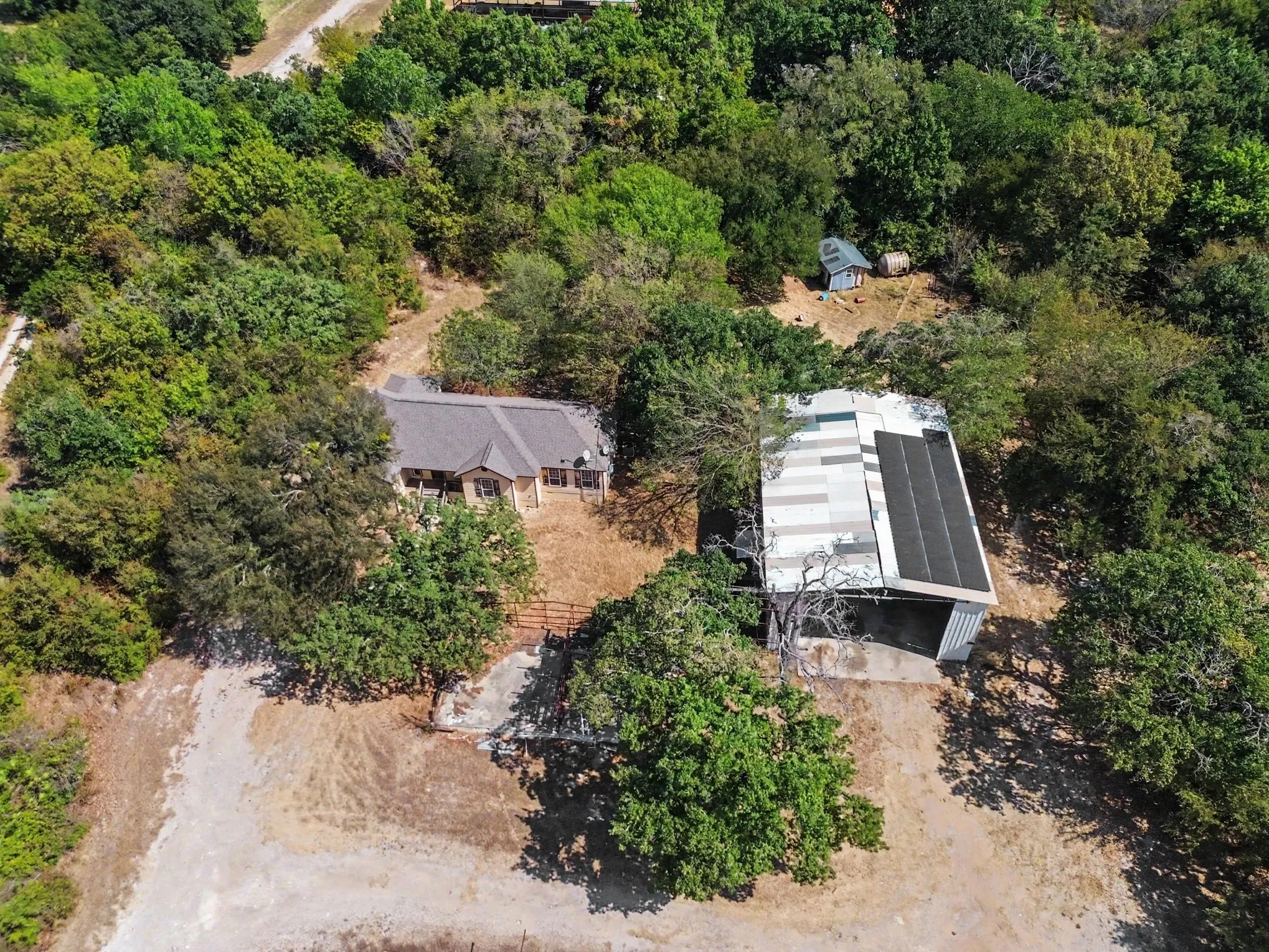 Single Family Residence For Sale in Wise County , 2821 STATE HIGHWAY 101, Bridgeport, Texas 76426, 4 Bedroom, 2 Bathroom, Garage spaces, 1,983 Sqft, built in 2015, mls#21381641, Real Estate Agent in Bridgeport, Homes For Sale in Wise county, Homes For Sale in Bridgeport, Realtor in Bridgeport Texas, Real Estate Brokerage Independent Realty Texas, Luminita Cordes Realtor
