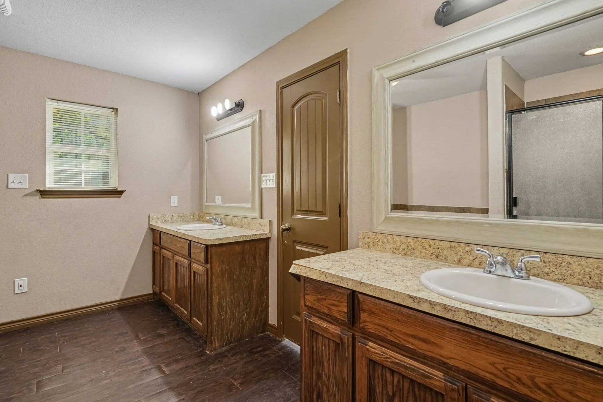 Single Family Residence For Sale in Wise County , 2821 STATE HIGHWAY 101, Bridgeport, Texas 76426, 4 Bedroom, 2 Bathroom, Garage spaces, 1,983 Sqft, built in 2015, mls#21381641, Real Estate Agent in Bridgeport, Homes For Sale in Wise county, Homes For Sale in Bridgeport, Realtor in Bridgeport Texas, Real Estate Brokerage Independent Realty Texas, Luminita Cordes Realtor
