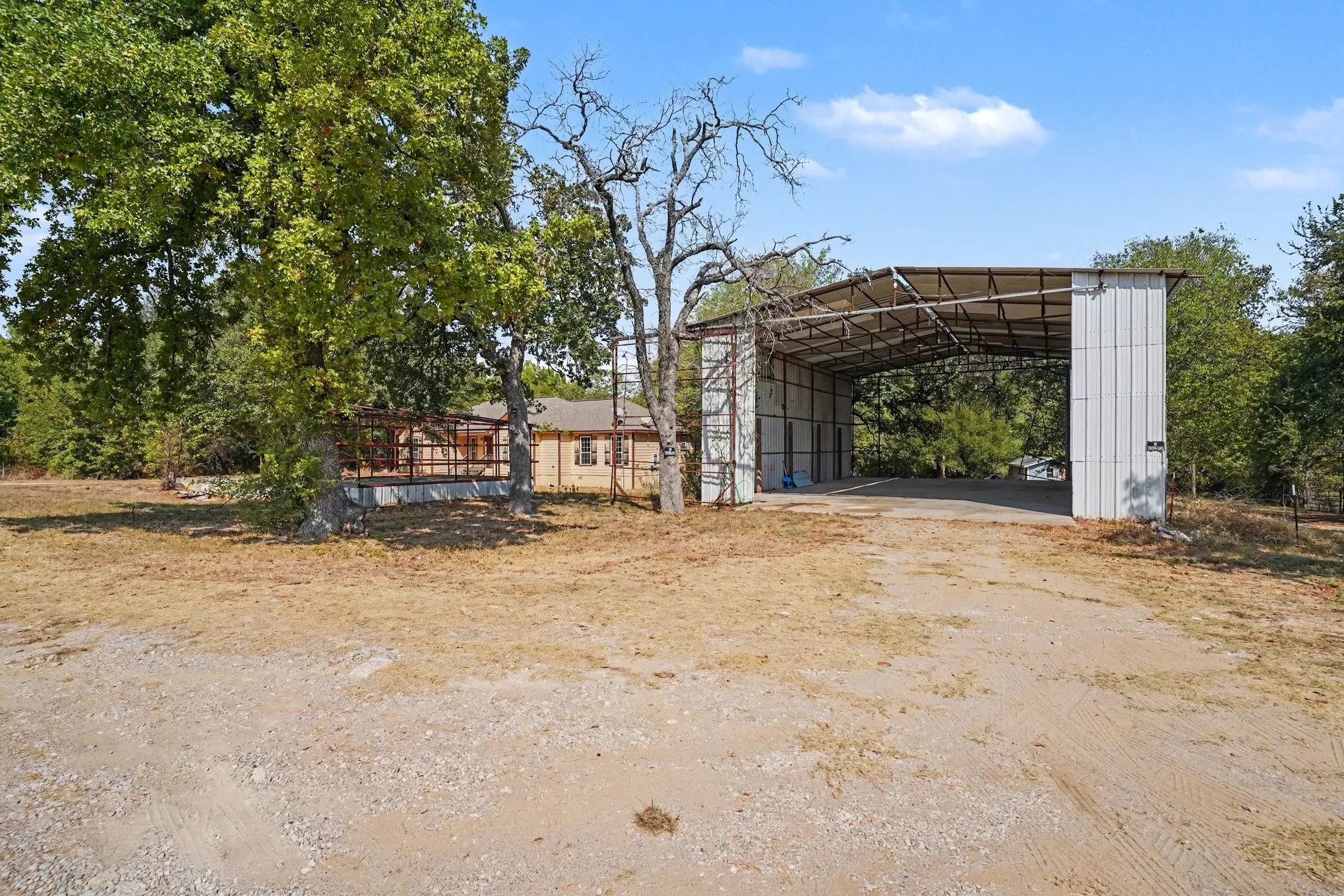 Single Family Residence For Sale in Wise County , 2821 STATE HIGHWAY 101, Bridgeport, Texas 76426, 4 Bedroom, 2 Bathroom, Garage spaces, 1,983 Sqft, built in 2015, mls#21381641, Real Estate Agent in Bridgeport, Homes For Sale in Wise county, Homes For Sale in Bridgeport, Realtor in Bridgeport Texas, Real Estate Brokerage Independent Realty Texas, Luminita Cordes Realtor
