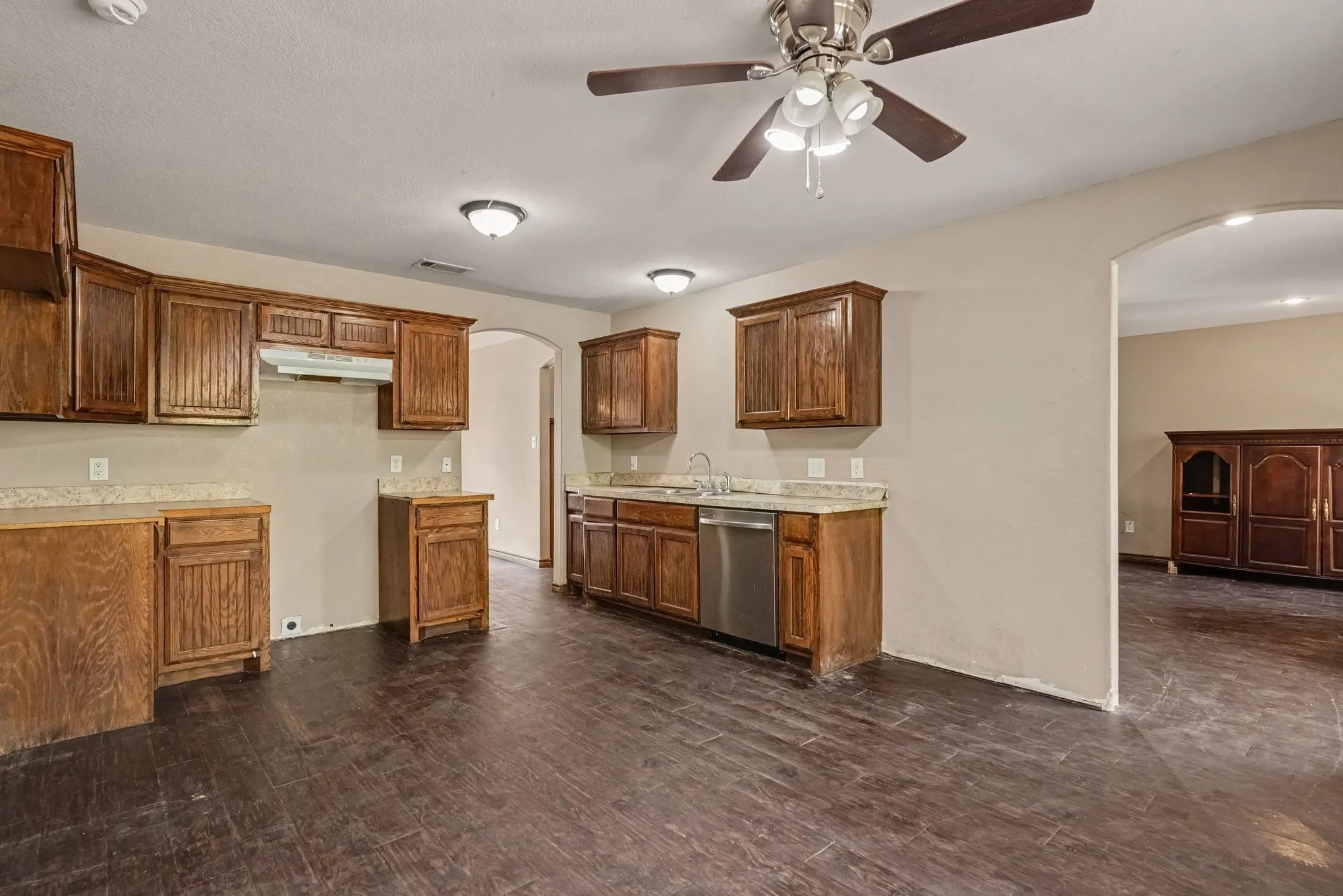 Single Family Residence For Sale in Wise County , 2821 STATE HIGHWAY 101, Bridgeport, Texas 76426, 4 Bedroom, 2 Bathroom, Garage spaces, 1,983 Sqft, built in 2015, mls#21381641, Real Estate Agent in Bridgeport, Homes For Sale in Wise county, Homes For Sale in Bridgeport, Realtor in Bridgeport Texas, Real Estate Brokerage Independent Realty Texas, Luminita Cordes Realtor