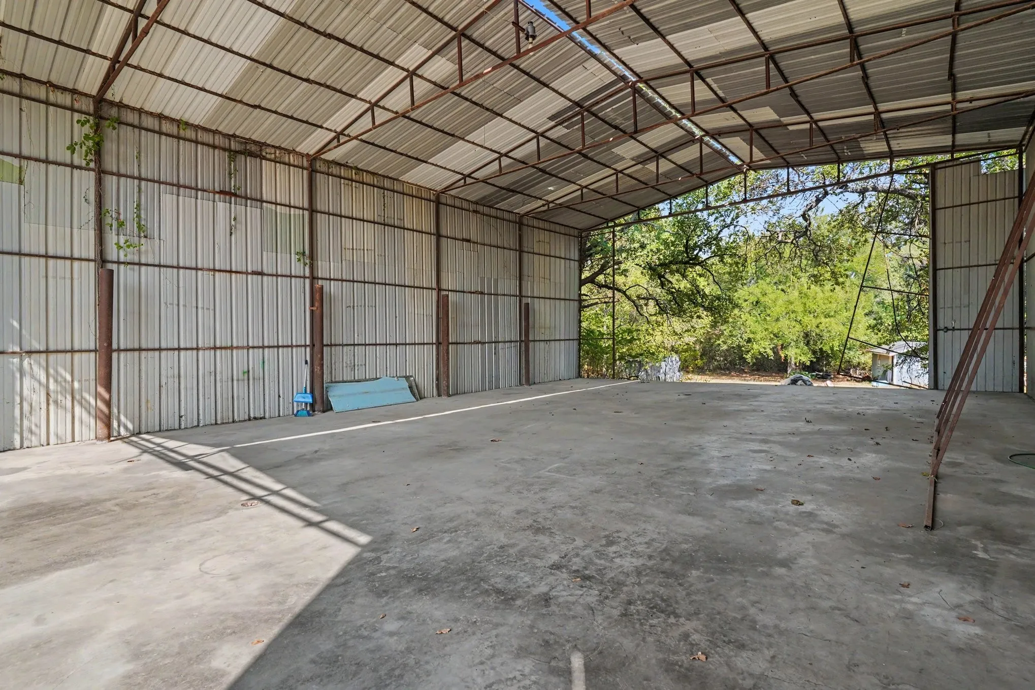 Single Family Residence For Sale in Wise County , 2821 STATE HIGHWAY 101, Bridgeport, Texas 76426, 4 Bedroom, 2 Bathroom, Garage spaces, 1,983 Sqft, built in 2015, mls#21381641, Real Estate Agent in Bridgeport, Homes For Sale in Wise county, Homes For Sale in Bridgeport, Realtor in Bridgeport Texas, Real Estate Brokerage Independent Realty Texas, Luminita Cordes Realtor