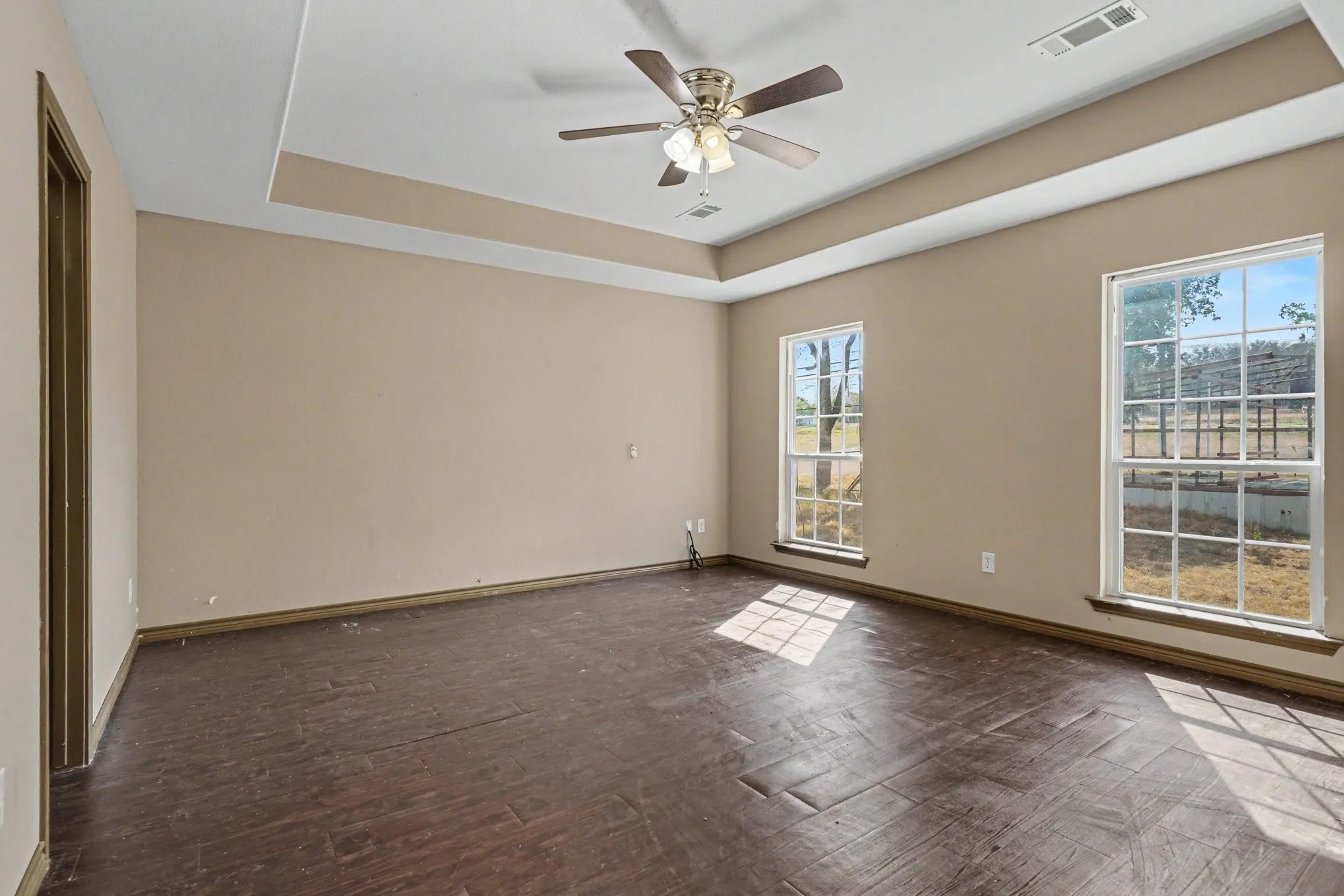 Single Family Residence For Sale in Wise County , 2821 STATE HIGHWAY 101, Bridgeport, Texas 76426, 4 Bedroom, 2 Bathroom, Garage spaces, 1,983 Sqft, built in 2015, mls#21381641, Real Estate Agent in Bridgeport, Homes For Sale in Wise county, Homes For Sale in Bridgeport, Realtor in Bridgeport Texas, Real Estate Brokerage Independent Realty Texas, Luminita Cordes Realtor