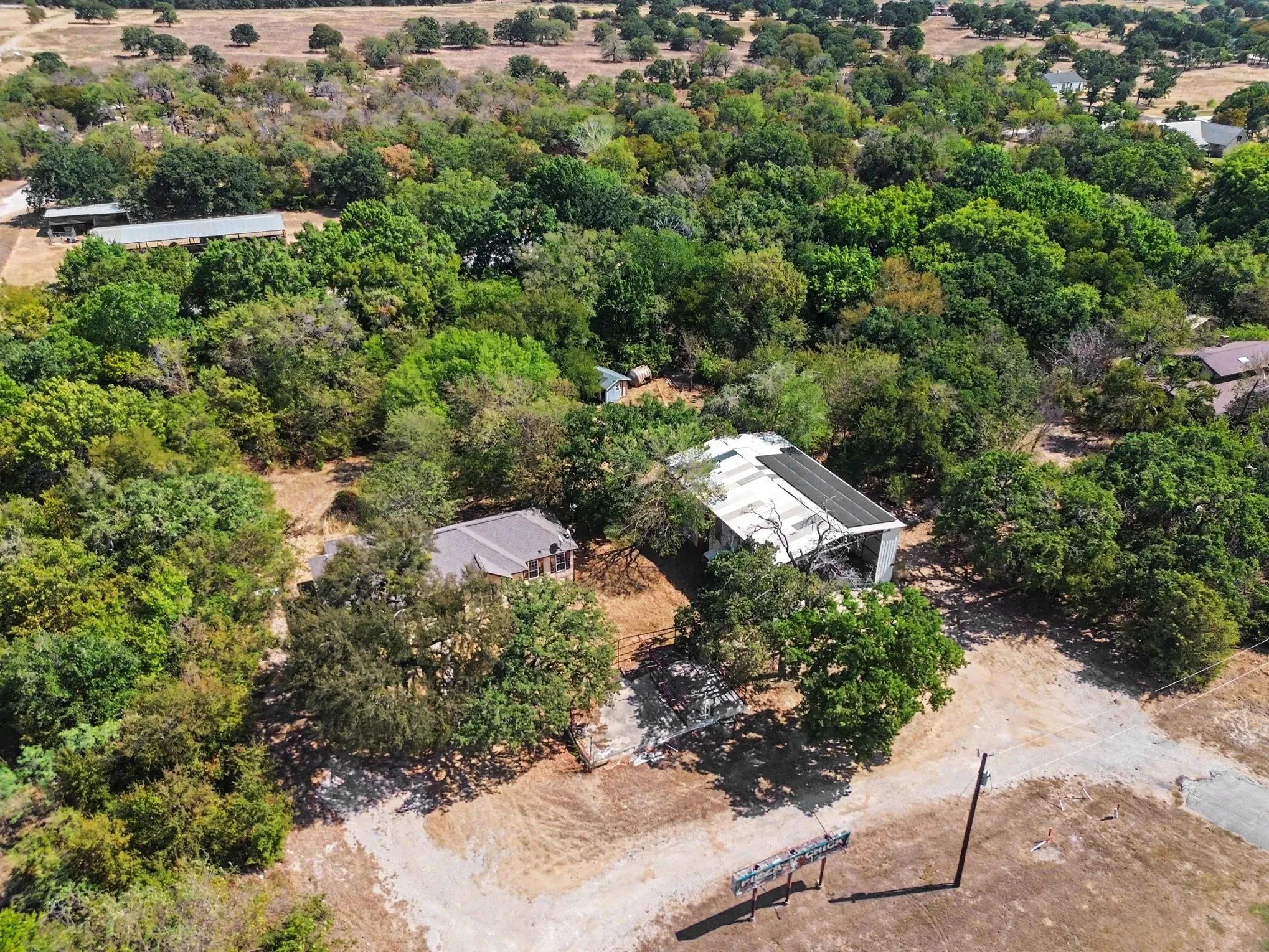Single Family Residence For Sale in Wise County , 2821 STATE HIGHWAY 101, Bridgeport, Texas 76426, 4 Bedroom, 2 Bathroom, Garage spaces, 1,983 Sqft, built in 2015, mls#21381641, Real Estate Agent in Bridgeport, Homes For Sale in Wise county, Homes For Sale in Bridgeport, Realtor in Bridgeport Texas, Real Estate Brokerage Independent Realty Texas, Luminita Cordes Realtor