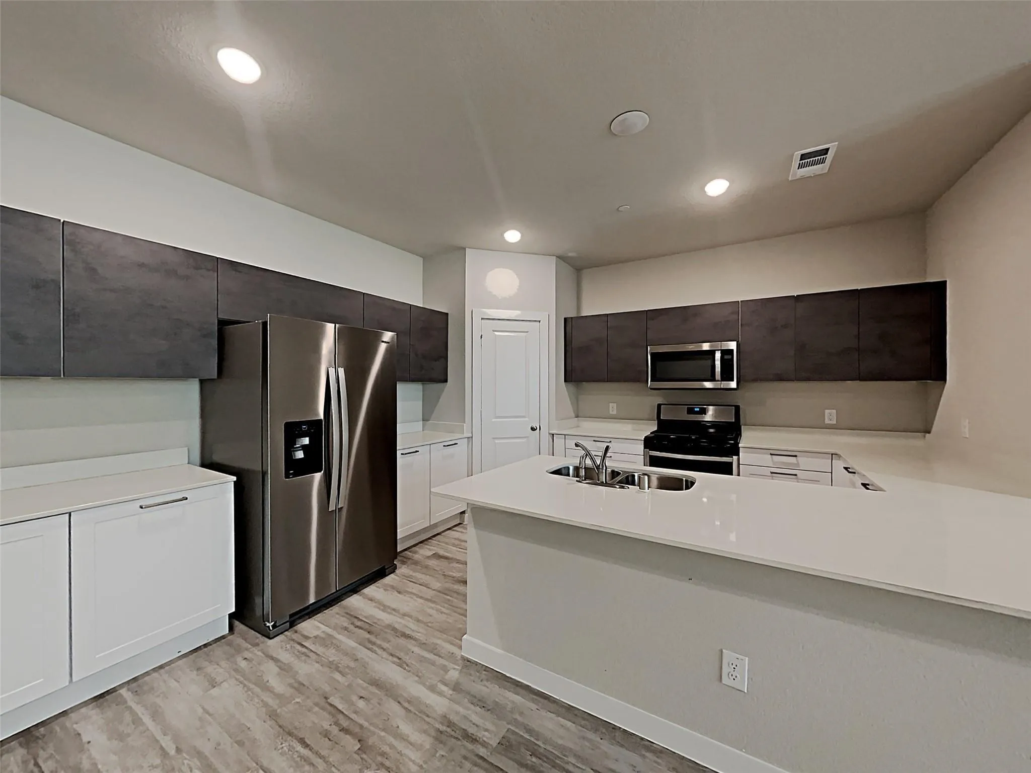 Townhouse For Rent in Collin County , 1312 Creekbank Drive, Mc Kinney, Texas 75071, 4 Bedroom, 3 Bathroom, 2 Garage spaces, 1,900 Sqft, built in 2021, mls#21382547, Real Estate Agent in Mc Kinney, Homes For Rent in Collin county, Homes For Rent in Mc Kinney, Realtor in Mc Kinney Texas, Real Estate Brokerage Independent Realty Texas, Luminita Cordes Realtor