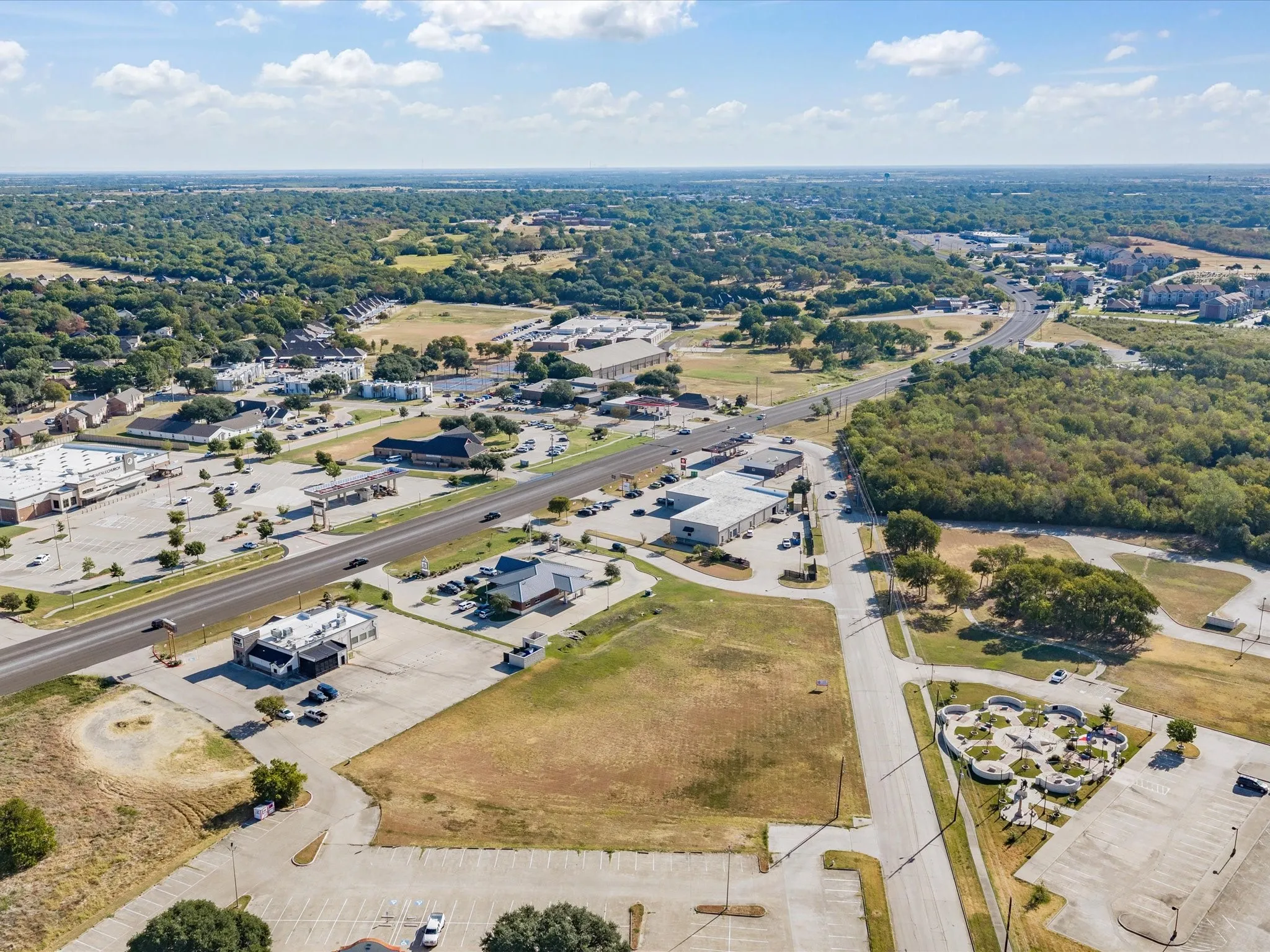 Unimproved Land For Sale in Ellis County , Lot 2R Ennis Parkway Avenue, Ennis, Texas 75119, 0, 0, Garage spaces, 0 Sqft, built in 0, mls#21382372, Real Estate Agent in Ennis, Homes For Sale in Ellis county, Homes For Sale in Ennis, Realtor in Ennis Texas, Real Estate Brokerage Independent Realty Texas, Luminita Cordes Realtor