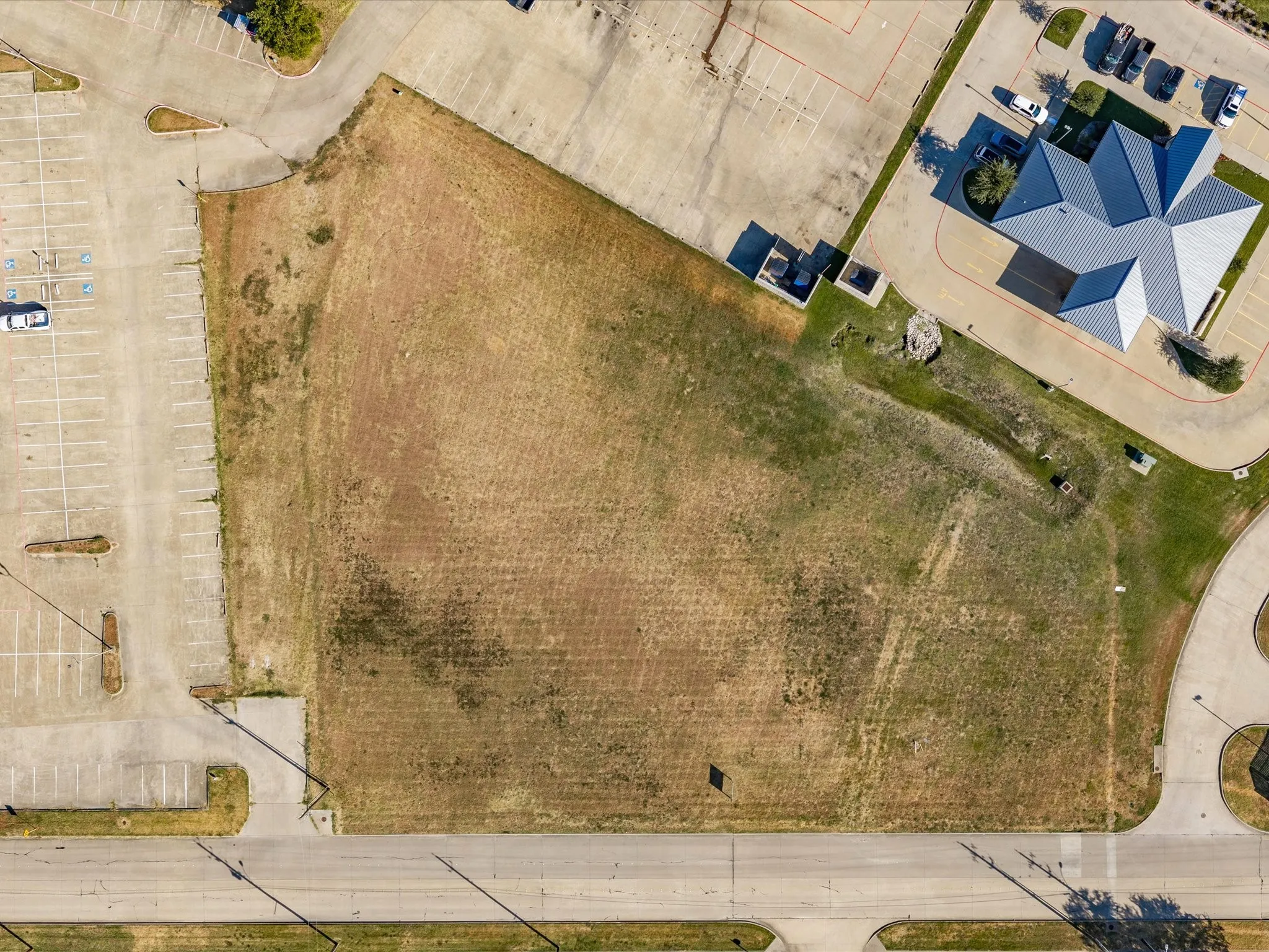 Unimproved Land For Sale in Ellis County , Lot 2R Ennis Parkway Avenue, Ennis, Texas 75119, 0, 0, Garage spaces, 0 Sqft, built in 0, mls#21382372, Real Estate Agent in Ennis, Homes For Sale in Ellis county, Homes For Sale in Ennis, Realtor in Ennis Texas, Real Estate Brokerage Independent Realty Texas, Luminita Cordes Realtor