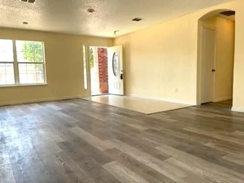 Single Family Residence For Rent in Tarrant County , 315 Pointer Place, Arlington, Texas 76002, 4 Bedroom, 2 Bathroom, 2 Garage spaces, 2,226 Sqft, built in 2000, mls#21382553, Real Estate Agent in Arlington, Homes For Rent in Tarrant county, Homes For Rent in Arlington, Realtor in Arlington Texas, Real Estate Brokerage Independent Realty Texas, Luminita Cordes Realtor