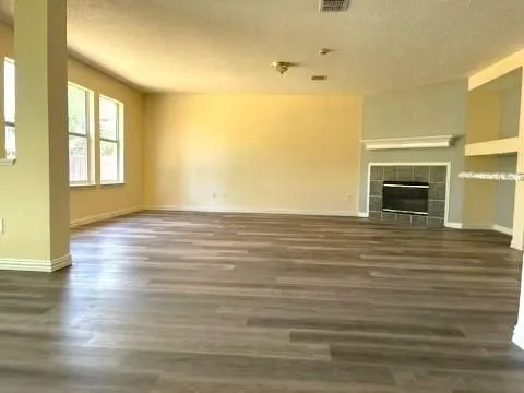 Single Family Residence For Rent in Tarrant County , 315 Pointer Place, Arlington, Texas 76002, 4 Bedroom, 2 Bathroom, 2 Garage spaces, 2,226 Sqft, built in 2000, mls#21382553, Real Estate Agent in Arlington, Homes For Rent in Tarrant county, Homes For Rent in Arlington, Realtor in Arlington Texas, Real Estate Brokerage Independent Realty Texas, Luminita Cordes Realtor