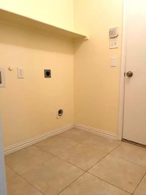 Single Family Residence For Rent in Tarrant County , 315 Pointer Place, Arlington, Texas 76002, 4 Bedroom, 2 Bathroom, 2 Garage spaces, 2,226 Sqft, built in 2000, mls#21382553, Real Estate Agent in Arlington, Homes For Rent in Tarrant county, Homes For Rent in Arlington, Realtor in Arlington Texas, Real Estate Brokerage Independent Realty Texas, Luminita Cordes Realtor